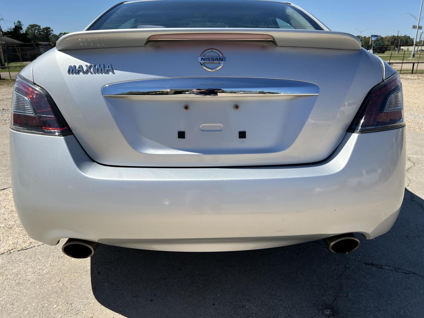 2014 Silver /Gray Nissan Maxima SV (1N4AA5AP2EC) with an 3.5L V6 DOHC 24V engine, Automatic transmission, located at 4520 Airline Hwy, Baton Rouge, LA, 70805, (225) 357-1497, 30.509325, -91.145432 - 2014 Nissan Maxima **No Accidents & Two Owners** 3.5 V6 Gas, 107K Miles, Automatic, Sunroof, Power Windows, Locks, Mirrors & Seat. FOR INFO PLEASE CONTACT JEFF AT 225-413-0981 CHECK OUT OUR A+ RATING WITH THE BETTER BUSINESS BUREAU WE HAVE BEEN A FAMILY OWNED AND OPERATED BUSINESS AT THE SAME LOCAT - Photo#6