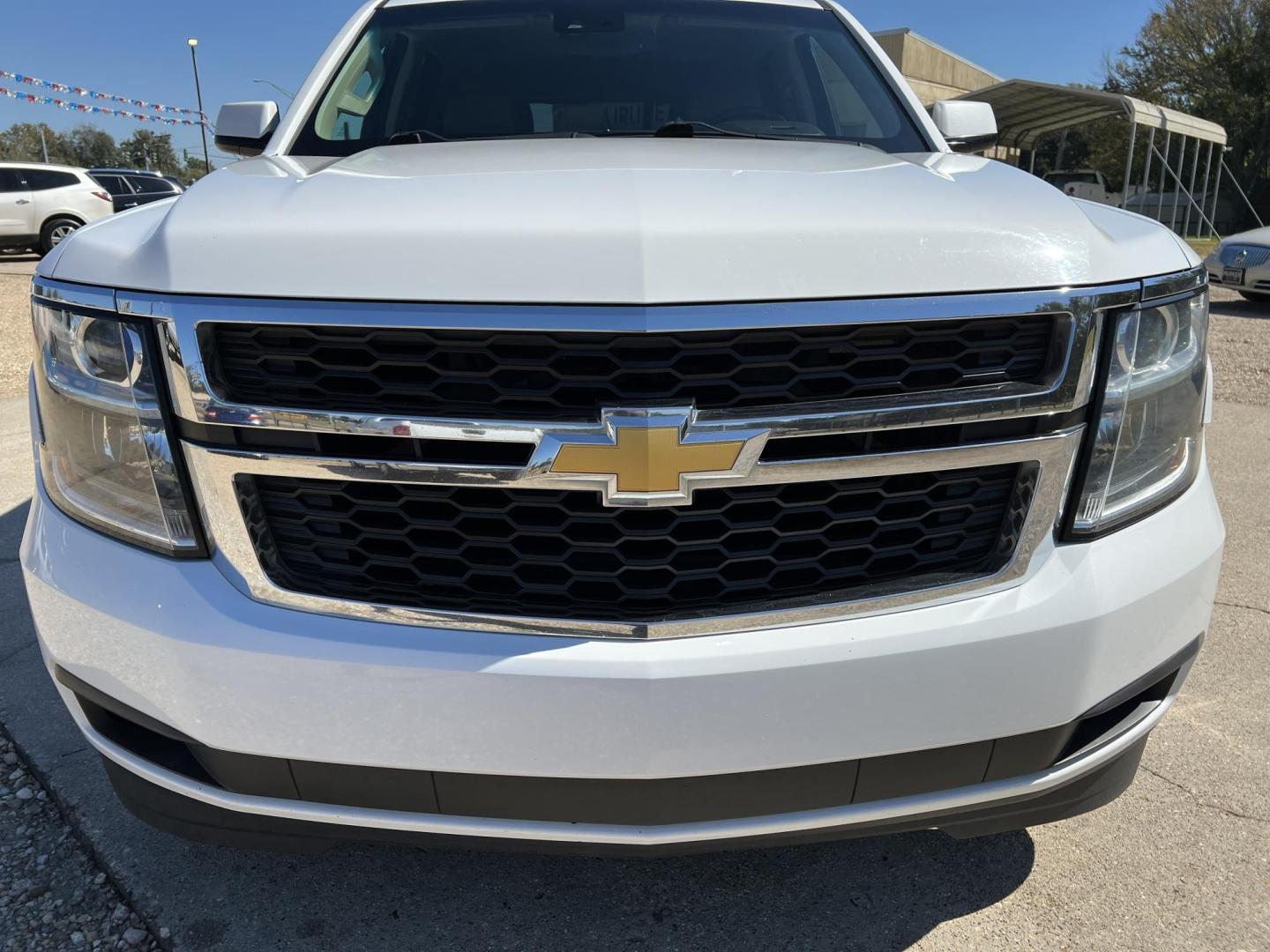 2015 White /Tan Chevrolet Tahoe LT (1GNSKBKC5FR) with an 5.3L V8 OHV 16V engine, 6-Speed Automatic transmission, located at 4520 Airline Hwy, Baton Rouge, LA, 70805, (225) 357-1497, 30.509325, -91.145432 - 2015 Chevrolet Tahoe LT 4WD 5.3 V8 Gas, 179K Miles, Leather, Seats 8, Dual A/C, Rear Camera, All Power. Has Minor Scratches. FOR INFO PLEASE CONTACT JEFF AT 225-413-0981 CHECK OUT OUR A+ RATING WITH THE BETTER BUSINESS BUREAU WE HAVE BEEN A FAMILY OWNED AND OPERATED BUSINESS AT THE SAME LOCATION FOR - Photo#2