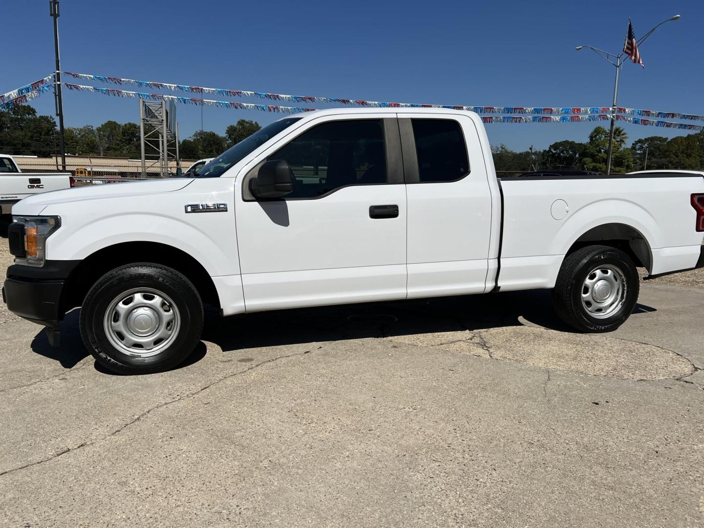 2019 White /Grey Ford F-150 XL (1FTEX1CB1KK) with an 3.3L V6 DOHC 24V engine, Automatic transmission, located at 4520 Airline Hwy, Baton Rouge, LA, 70805, (225) 357-1497, 30.509325, -91.145432 - 2019 Ford F150 SuperCab XL 3.3 V6 Gas, 133K Miles, NO ACCIDENTS, Cold A/C, Power Windows & Locks, Spray In Bedliner, Tow Pkg. FOR INFO PLEASE CONTACT JEFF AT 225-413-0981 CHECK OUT OUR A+ RATING WITH THE BETTER BUSINESS BUREAU WE HAVE BEEN A FAMILY OWNED AND OPERATED BUSINESS AT THE SAME LOCATION FO - Photo#1