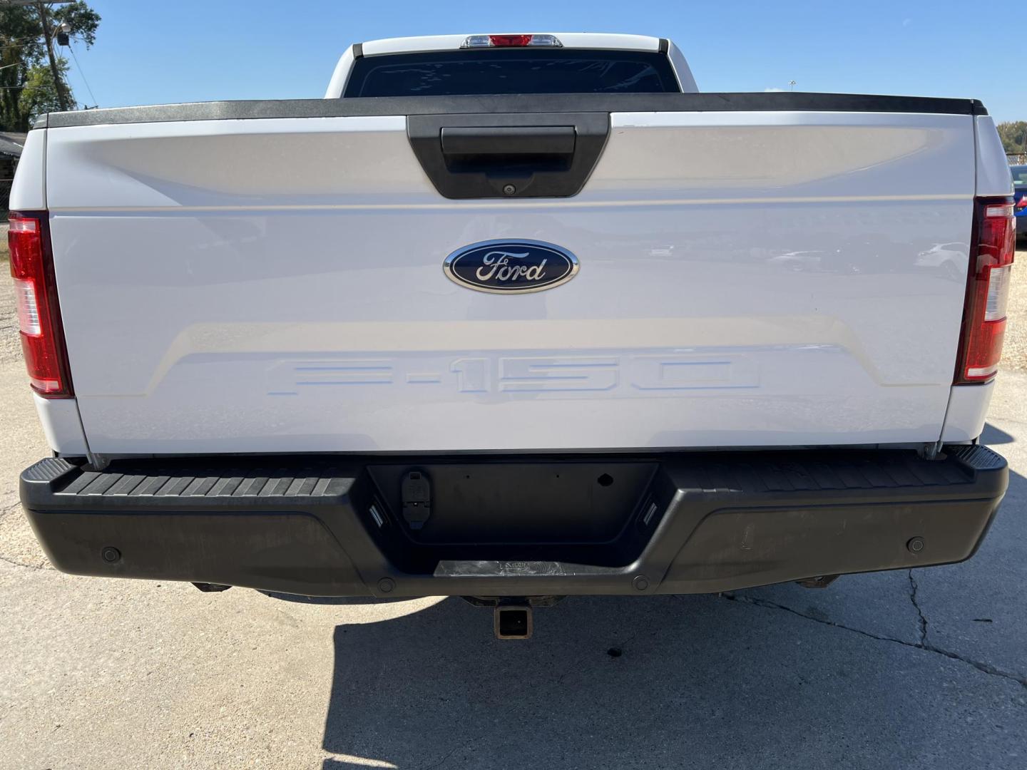 2019 White /Grey Ford F-150 XL (1FTEX1CB1KK) with an 3.3L V6 DOHC 24V engine, Automatic transmission, located at 4520 Airline Hwy, Baton Rouge, LA, 70805, (225) 357-1497, 30.509325, -91.145432 - 2019 Ford F150 SuperCab XL 3.3 V6 Gas, 133K Miles, NO ACCIDENTS, Cold A/C, Power Windows & Locks, Spray In Bedliner, Tow Pkg. FOR INFO PLEASE CONTACT JEFF AT 225-413-0981 CHECK OUT OUR A+ RATING WITH THE BETTER BUSINESS BUREAU WE HAVE BEEN A FAMILY OWNED AND OPERATED BUSINESS AT THE SAME LOCATION FO - Photo#6