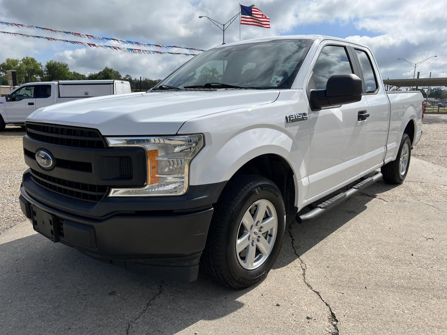 2019 White /Grey Ford F-150 XL (1FTEX1CB1KK) with an 3.3L V6 DOHC 24V engine, Automatic transmission, located at 4520 Airline Hwy, Baton Rouge, LA, 70805, (225) 357-1497, 30.509325, -91.145432 - 2019 Ford F150 SuperCab XL 3.3 V6 Gas, 137K Miles, NO ACCIDENTS, Cold A/C, Power Windows & Locks, Spray In Bedliner, Tow Pkg. FOR INFO PLEASE CONTACT JEFF AT 225-413-0981 CHECK OUT OUR A+ RATING WITH THE BETTER BUSINESS BUREAU WE HAVE BEEN A FAMILY OWNED AND OPERATED BUSINESS AT THE SAME LOCATION FO - Photo#0