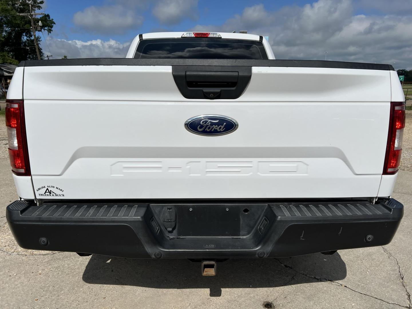 2019 White /Grey Ford F-150 XL (1FTEX1CB1KK) with an 3.3L V6 DOHC 24V engine, Automatic transmission, located at 4520 Airline Hwy, Baton Rouge, LA, 70805, (225) 357-1497, 30.509325, -91.145432 - 2019 Ford F150 SuperCab XL 3.3 V6 Gas, 137K Miles, NO ACCIDENTS, Cold A/C, Power Windows & Locks, Spray In Bedliner, Tow Pkg. FOR INFO PLEASE CONTACT JEFF AT 225-413-0981 CHECK OUT OUR A+ RATING WITH THE BETTER BUSINESS BUREAU WE HAVE BEEN A FAMILY OWNED AND OPERATED BUSINESS AT THE SAME LOCATION FO - Photo#6