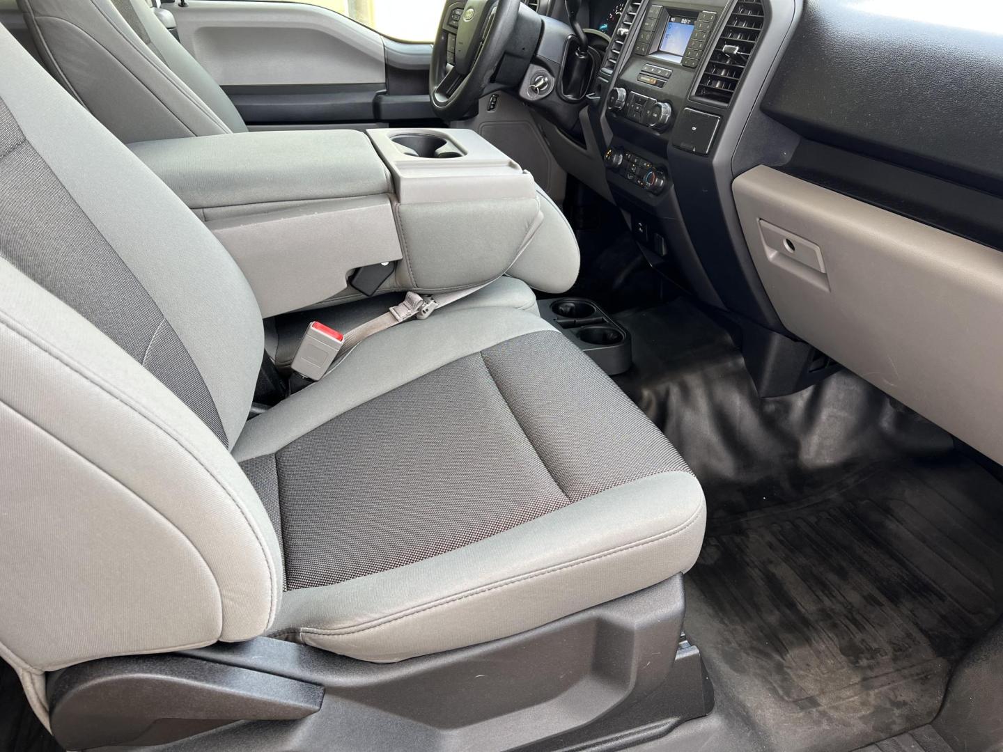 2019 White /Grey Ford F-150 XL (1FTEX1CB1KK) with an 3.3L V6 DOHC 24V engine, Automatic transmission, located at 4520 Airline Hwy, Baton Rouge, LA, 70805, (225) 357-1497, 30.509325, -91.145432 - 2019 Ford F150 SuperCab XL 3.3 V6 Gas, 137K Miles, NO ACCIDENTS, Cold A/C, Power Windows & Locks, Spray In Bedliner, Tow Pkg. FOR INFO PLEASE CONTACT JEFF AT 225-413-0981 CHECK OUT OUR A+ RATING WITH THE BETTER BUSINESS BUREAU WE HAVE BEEN A FAMILY OWNED AND OPERATED BUSINESS AT THE SAME LOCATION FO - Photo#10