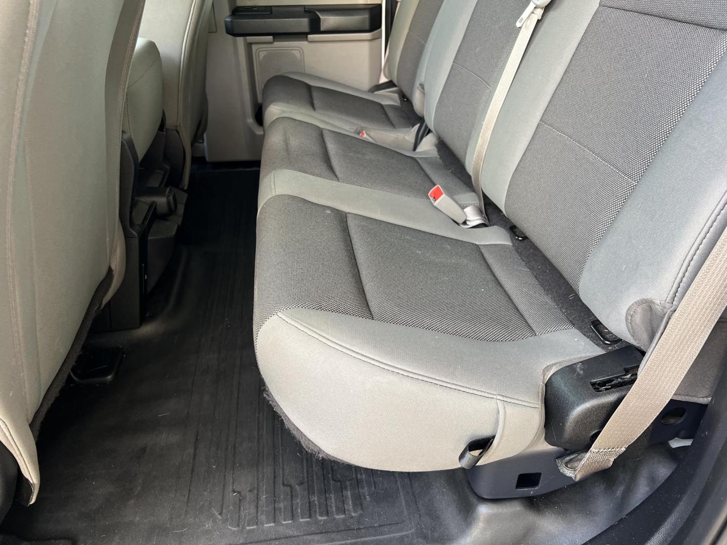 2019 White /Grey Ford F-150 XL (1FTEX1CB1KK) with an 3.3L V6 DOHC 24V engine, Automatic transmission, located at 4520 Airline Hwy, Baton Rouge, LA, 70805, (225) 357-1497, 30.509325, -91.145432 - 2019 Ford F150 SuperCab XL 3.3 V6 Gas, 137K Miles, NO ACCIDENTS, Cold A/C, Power Windows & Locks, Spray In Bedliner, Tow Pkg. FOR INFO PLEASE CONTACT JEFF AT 225-413-0981 CHECK OUT OUR A+ RATING WITH THE BETTER BUSINESS BUREAU WE HAVE BEEN A FAMILY OWNED AND OPERATED BUSINESS AT THE SAME LOCATION FO - Photo#12
