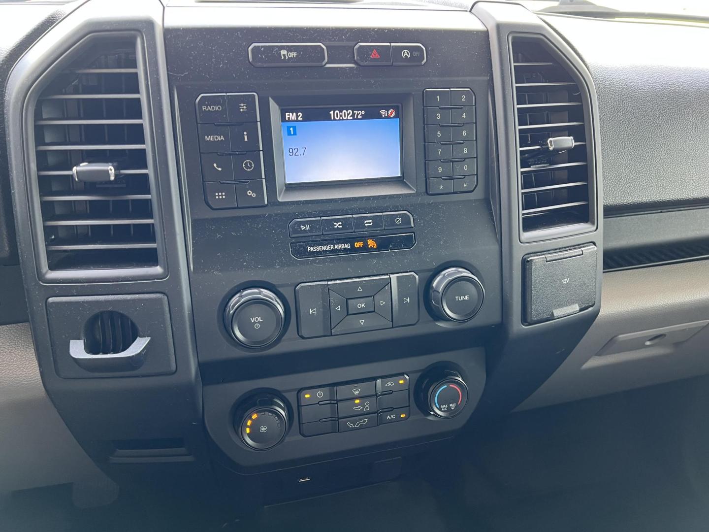 2019 White /Grey Ford F-150 XL (1FTEX1CB1KK) with an 3.3L V6 DOHC 24V engine, Automatic transmission, located at 4520 Airline Hwy, Baton Rouge, LA, 70805, (225) 357-1497, 30.509325, -91.145432 - 2019 Ford F150 SuperCab XL 3.3 V6 Gas, 137K Miles, NO ACCIDENTS, Cold A/C, Power Windows & Locks, Spray In Bedliner, Tow Pkg. FOR INFO PLEASE CONTACT JEFF AT 225-413-0981 CHECK OUT OUR A+ RATING WITH THE BETTER BUSINESS BUREAU WE HAVE BEEN A FAMILY OWNED AND OPERATED BUSINESS AT THE SAME LOCATION FO - Photo#15