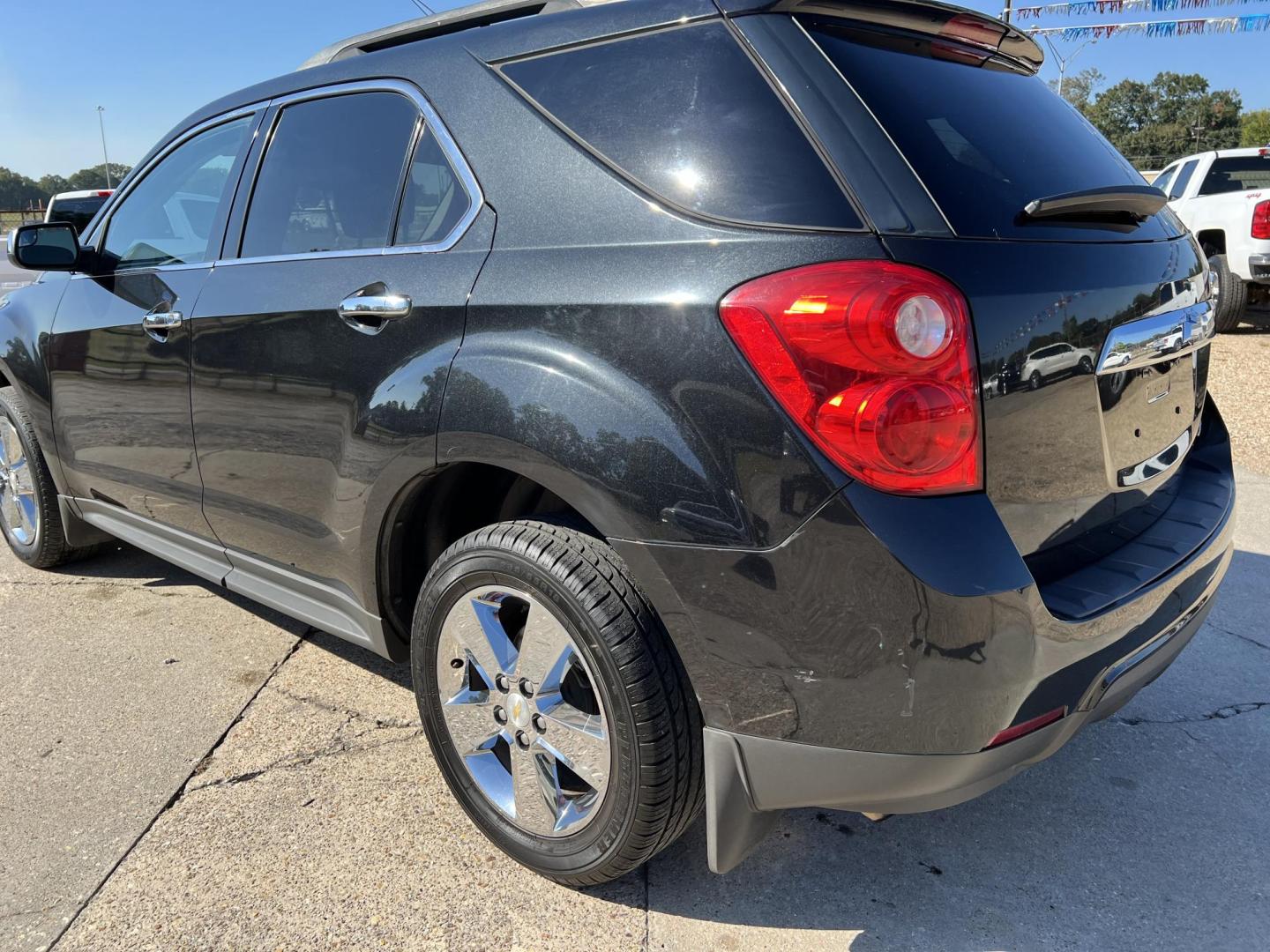 2013 Black /Black Chevrolet Equinox 1LT (2GNALDEK4D6) with an 2.4L L4 engine, 6-Speed Automatic transmission, located at 4520 Airline Hwy, Baton Rouge, LA, 70805, (225) 357-1497, 30.509325, -91.145432 - 2013 Chevrolet Equinox LT 4 Cylinder Gas, 167K Miles, Automatic, New A/C, All Power. FOR INFO PLEASE CONTACT JEFF AT 225-413-0981 CHECK OUT OUR A+ RATING WITH THE BETTER BUSINESS BUREAU WE HAVE BEEN A FAMILY OWNED AND OPERATED BUSINESS AT THE SAME LOCATION FOR OVER 45 YEARS. WE STRIVE TO KEEP CUSTOM - Photo#7