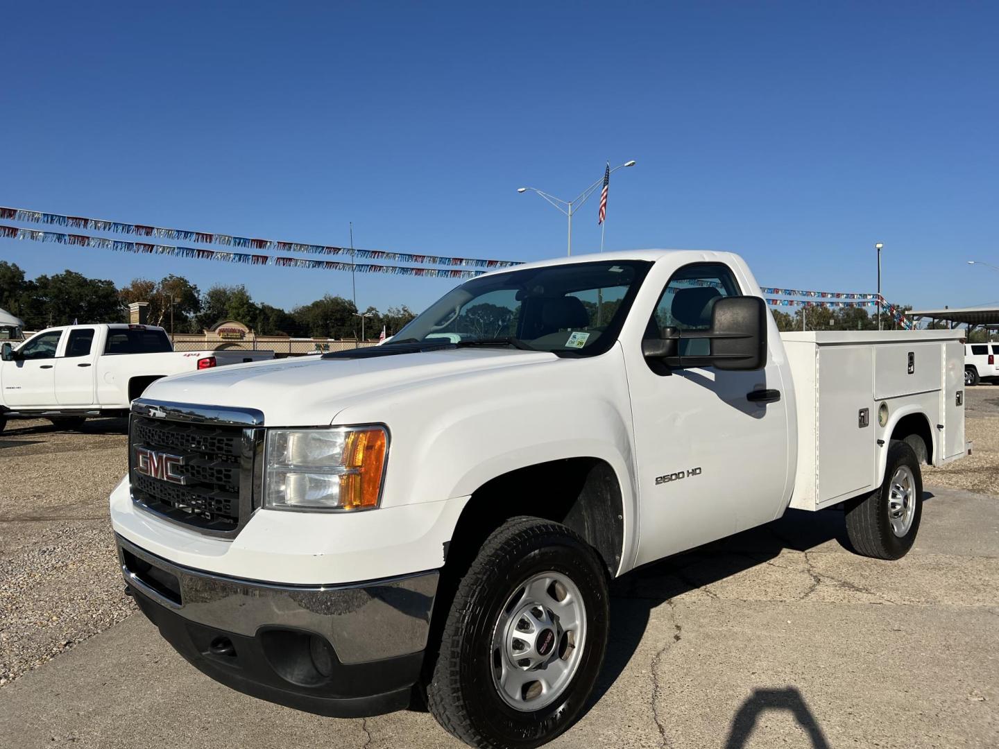 2013 White /Gray GMC Sierra 2500HD Work Truck (1GD01ZCG4DF) with an 6.0L V8 engine, 6-Speed Automatic transmission, located at 4520 Airline Hwy, Baton Rouge, LA, 70805, (225) 357-1497, 30.509325, -91.145432 - 2013 GMC Sierra 2500HD Reg Cab 2WD ***ONE OWNER & NO ACCIDENTS*** 6.0 V8 Gas, 187K Miles, Knapheide Service Bed, Tow Pkg. FOR INFO PLEASE CONTACT JEFF AT 225-413-0981 CHECK OUT OUR A+ RATING WITH THE BETTER BUSINESS BUREAU WE HAVE BEEN A FAMILY OWNED AND OPERATED BUSINESS AT THE SAME LOCATION FOR OV - Photo#0