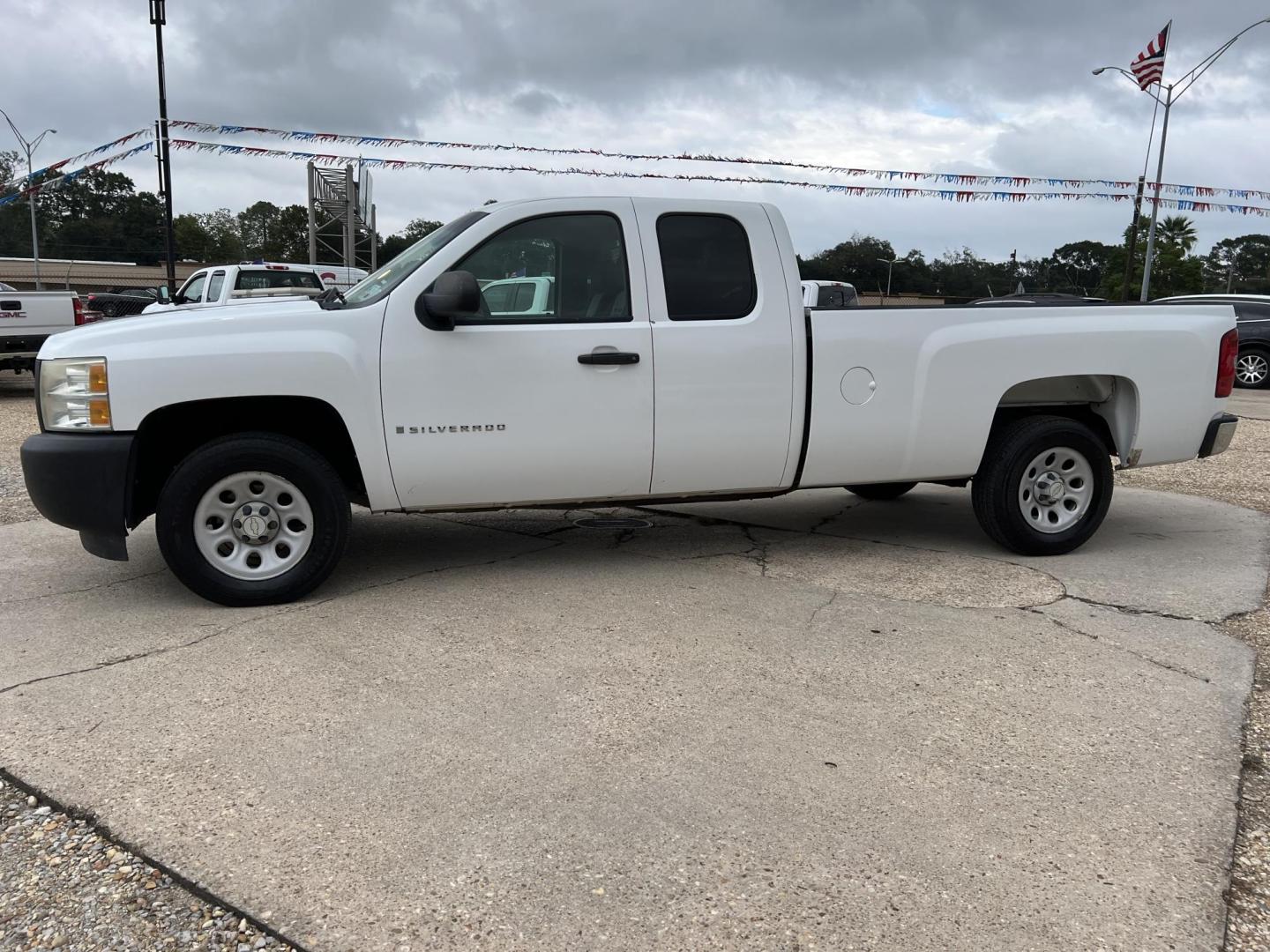 2008 White /Gray Chevrolet Silverado 1500 Work Truck (1GCEC190X8E) with an 5.3L V8 OHV 16V FFV engine, 4-Speed Automatic Overdrive transmission, located at 4520 Airline Hwy, Baton Rouge, LA, 70805, (225) 357-1497, 30.509325, -91.145432 - 2008 Chevy Silverado 1500 Ext Cab 8Ft Bed, 5.3 V8 Gas, 212K Miles, Cold A/C, Spray In Bedliner, Tow Pkg. FOR INFO PLEASE CONTACT JEFF AT 225-413-0981 CHECK OUT OUR A+ RATING WITH THE BETTER BUSINESS BUREAU WE HAVE BEEN A FAMILY OWNED AND OPERATED BUSINESS AT THE SAME LOCATION FOR OVER 45 YEARS. WE - Photo#1