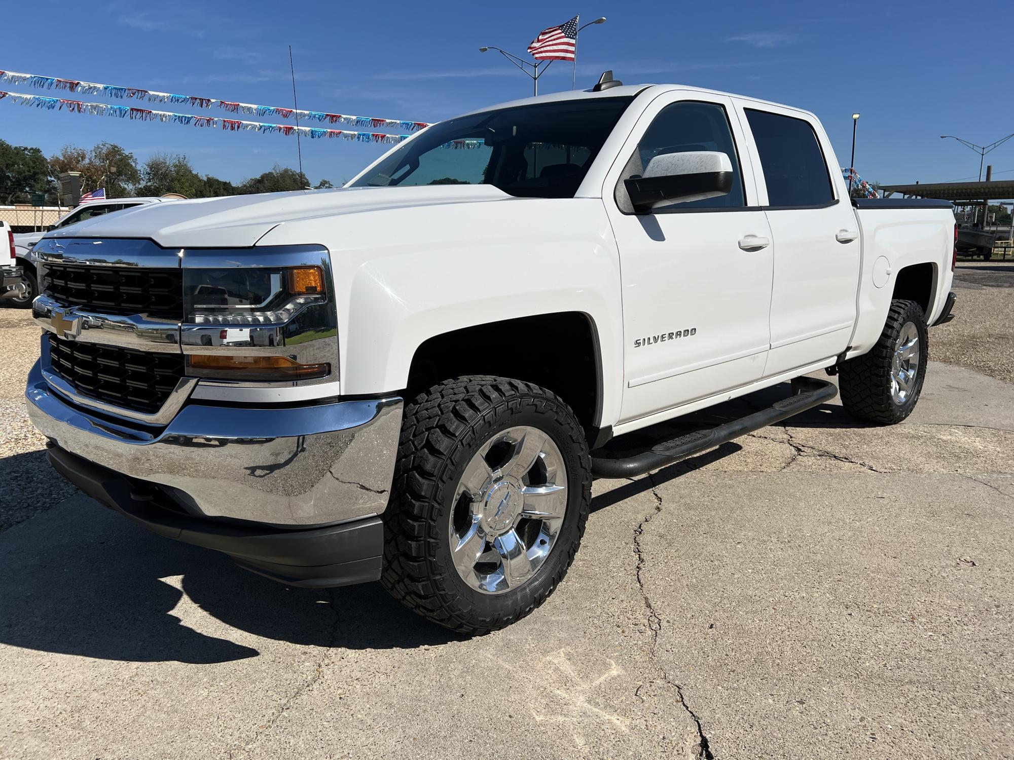 photo of 2017 Chevrolet Silverado 1500 LT Crew Cab 4WD