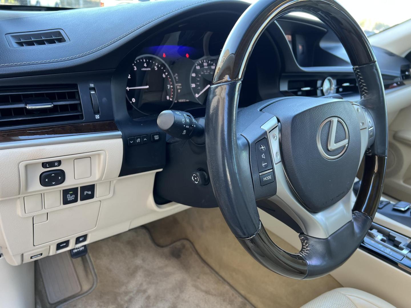 2013 Maroon /Tan Lexus ES 350 (JTHBK1GGXD2) with an 3.5L V6 DOHC 24V engine, 6-Speed Automatic transmission, located at 4520 Airline Hwy, Baton Rouge, LA, 70805, (225) 357-1497, 30.509325, -91.145432 - 2013 Lexus ES 350 ***ONE OWNER & NO ACCIDENTS*** 3.5 V6 Gas, 185K Miles, Sunroof, Heated & Cooled Leather, Cold A/C & Heat, Power Windows, Locks, Mirrors & Seat. FOR INFO PLEASE CONTACT JEFF AT 225-413-0981 CHECK OUT OUR A+ RATING WITH THE BETTER BUSINESS BUREAU WE HAVE BEEN A FAMILY OWNED AND OPERA - Photo#14