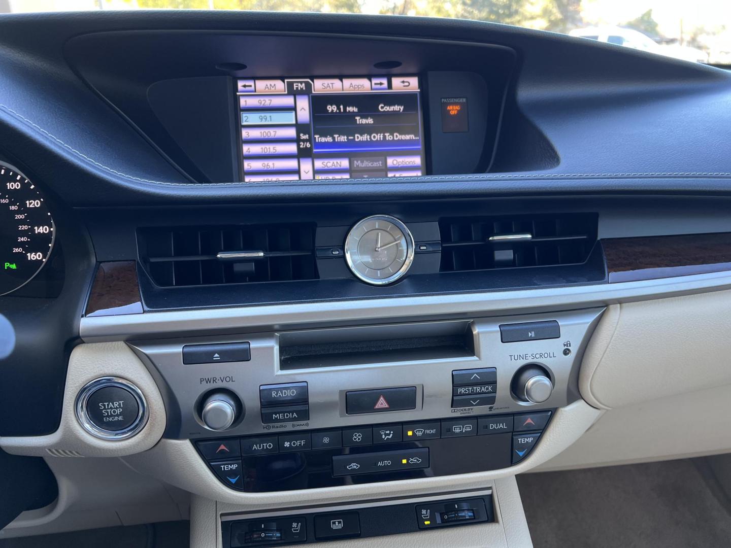 2013 Maroon /Tan Lexus ES 350 (JTHBK1GGXD2) with an 3.5L V6 DOHC 24V engine, 6-Speed Automatic transmission, located at 4520 Airline Hwy, Baton Rouge, LA, 70805, (225) 357-1497, 30.509325, -91.145432 - 2013 Lexus ES 350 ***ONE OWNER & NO ACCIDENTS*** 3.5 V6 Gas, 185K Miles, Sunroof, Heated & Cooled Leather, Cold A/C & Heat, Power Windows, Locks, Mirrors & Seat. FOR INFO PLEASE CONTACT JEFF AT 225-413-0981 CHECK OUT OUR A+ RATING WITH THE BETTER BUSINESS BUREAU WE HAVE BEEN A FAMILY OWNED AND OPERA - Photo#16