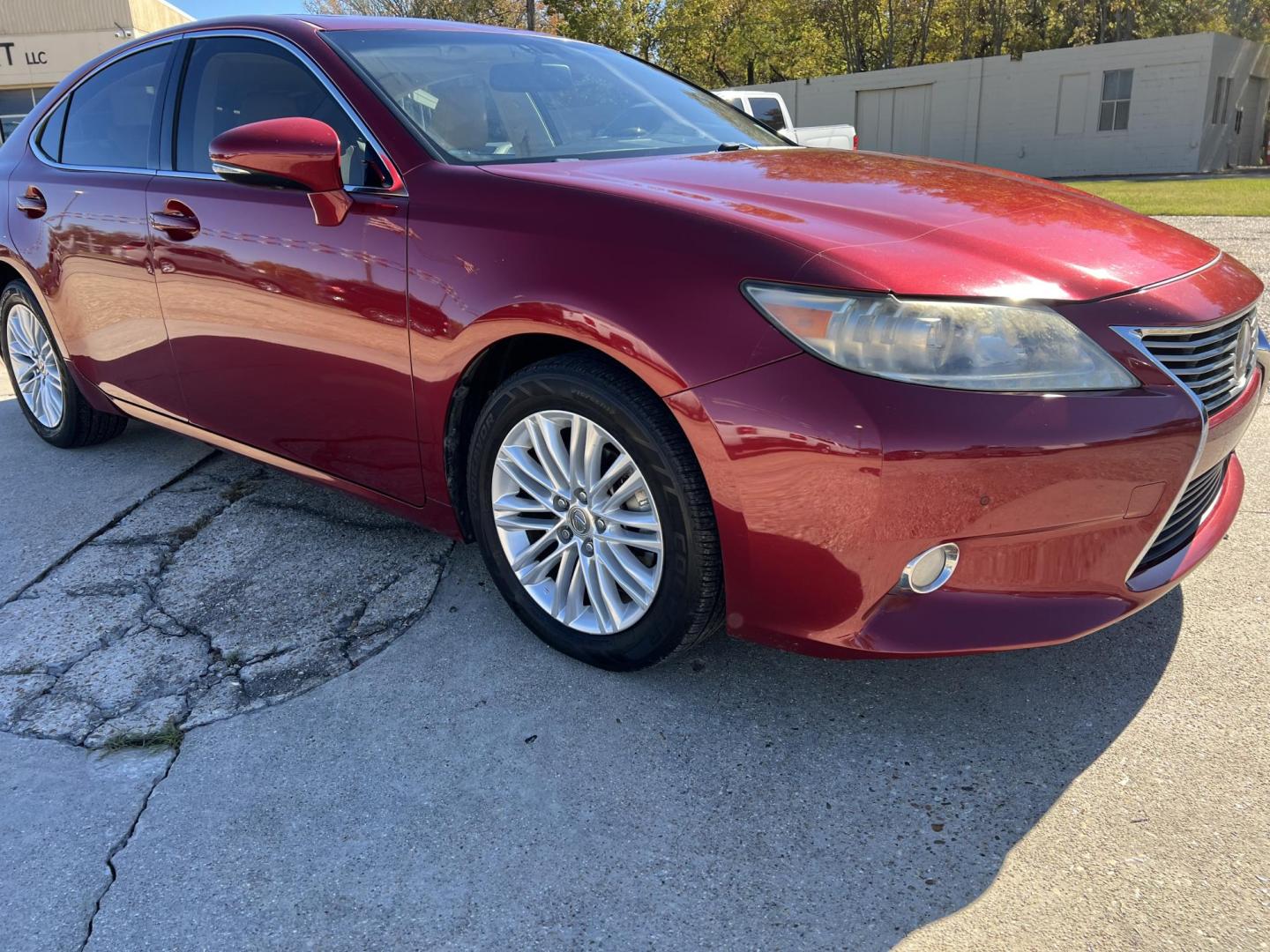 2013 Maroon /Tan Lexus ES 350 (JTHBK1GGXD2) with an 3.5L V6 DOHC 24V engine, 6-Speed Automatic transmission, located at 4520 Airline Hwy, Baton Rouge, LA, 70805, (225) 357-1497, 30.509325, -91.145432 - 2013 Lexus ES 350 ***ONE OWNER & NO ACCIDENTS*** 3.5 V6 Gas, 185K Miles, Sunroof, Heated & Cooled Leather, Cold A/C & Heat, Power Windows, Locks, Mirrors & Seat. FOR INFO PLEASE CONTACT JEFF AT 225-413-0981 CHECK OUT OUR A+ RATING WITH THE BETTER BUSINESS BUREAU WE HAVE BEEN A FAMILY OWNED AND OPERA - Photo#3