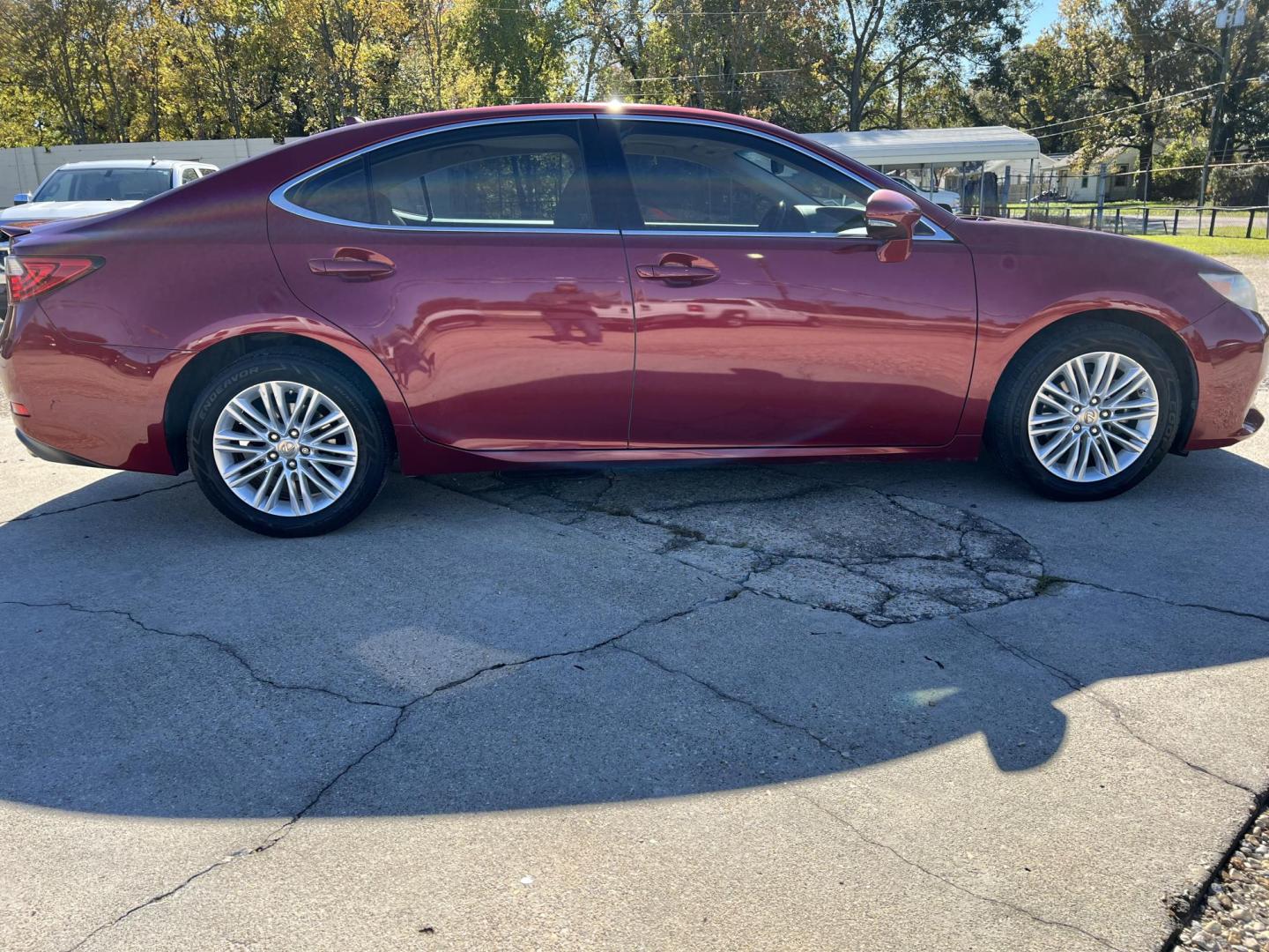 2013 Maroon /Tan Lexus ES 350 (JTHBK1GGXD2) with an 3.5L V6 DOHC 24V engine, 6-Speed Automatic transmission, located at 4520 Airline Hwy, Baton Rouge, LA, 70805, (225) 357-1497, 30.509325, -91.145432 - 2013 Lexus ES 350 ***ONE OWNER & NO ACCIDENTS*** 3.5 V6 Gas, 185K Miles, Sunroof, Heated & Cooled Leather, Cold A/C & Heat, Power Windows, Locks, Mirrors & Seat. FOR INFO PLEASE CONTACT JEFF AT 225-413-0981 CHECK OUT OUR A+ RATING WITH THE BETTER BUSINESS BUREAU WE HAVE BEEN A FAMILY OWNED AND OPERA - Photo#4