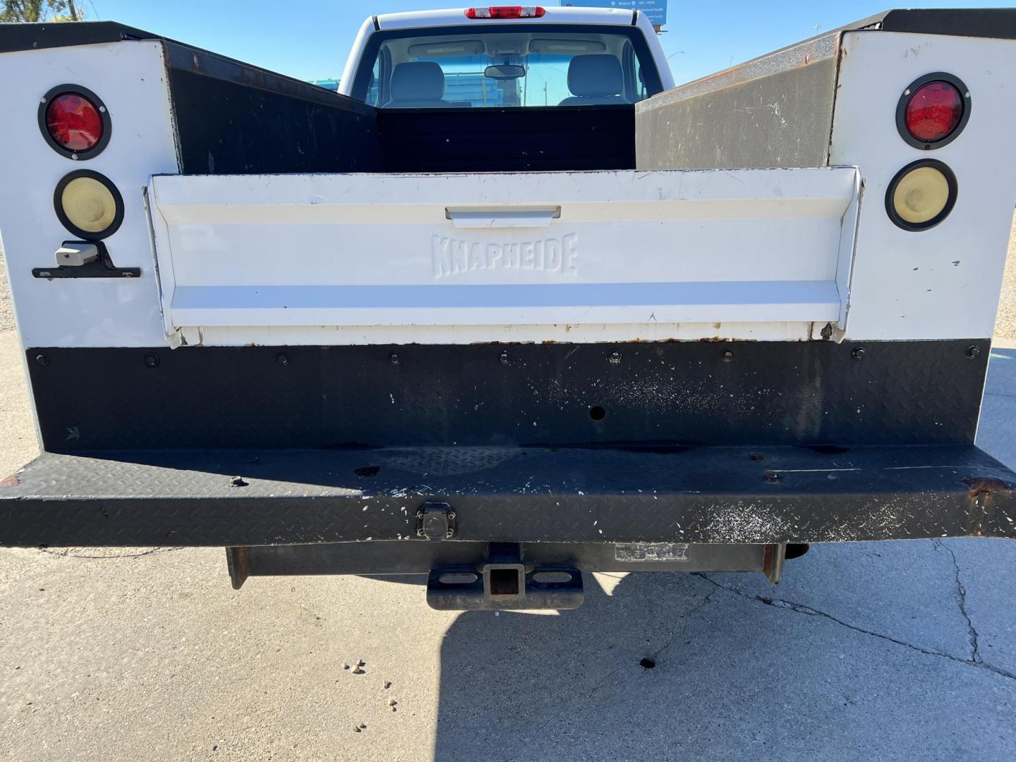 2014 White /Gray Chevrolet Silverado 2500HD Work Truck (1GB0CVCG6EF) with an 6.0L V8 engine, 6-Speed Automatic transmission, located at 4520 Airline Hwy, Baton Rouge, LA, 70805, (225) 357-1497, 30.509325, -91.145432 - 2014 Chevy Silverado 2500HD Reg Cab With Knapheide Service Bed, 6.0 V8 Gas, 161K Miles, Cold A/C, Power Locks, Spray In Bedliner, Tow Pkg. FOR INFO PLEASE CONTACT JEFF AT 225-413-0981 CHECK OUT OUR A+ RATING WITH THE BETTER BUSINESS BUREAU WE HAVE BEEN A FAMILY OWNED AND OPERATED BUSINESS AT THE SAM - Photo#5