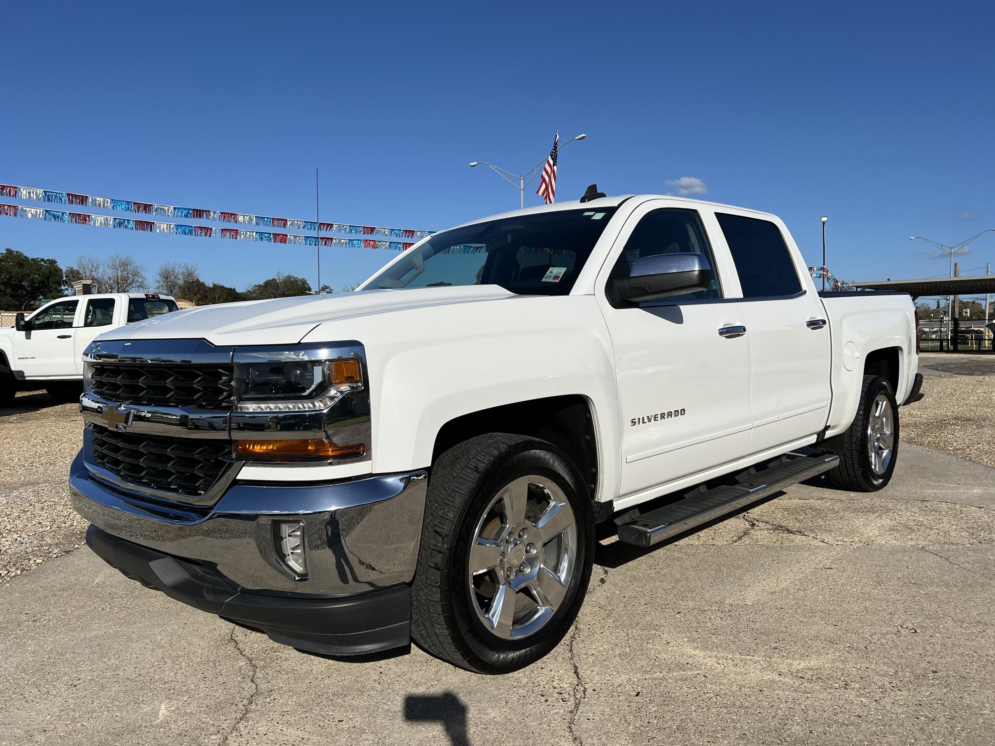 photo of 2017 Chevrolet Silverado 1500 LT Crew Cab 2WD