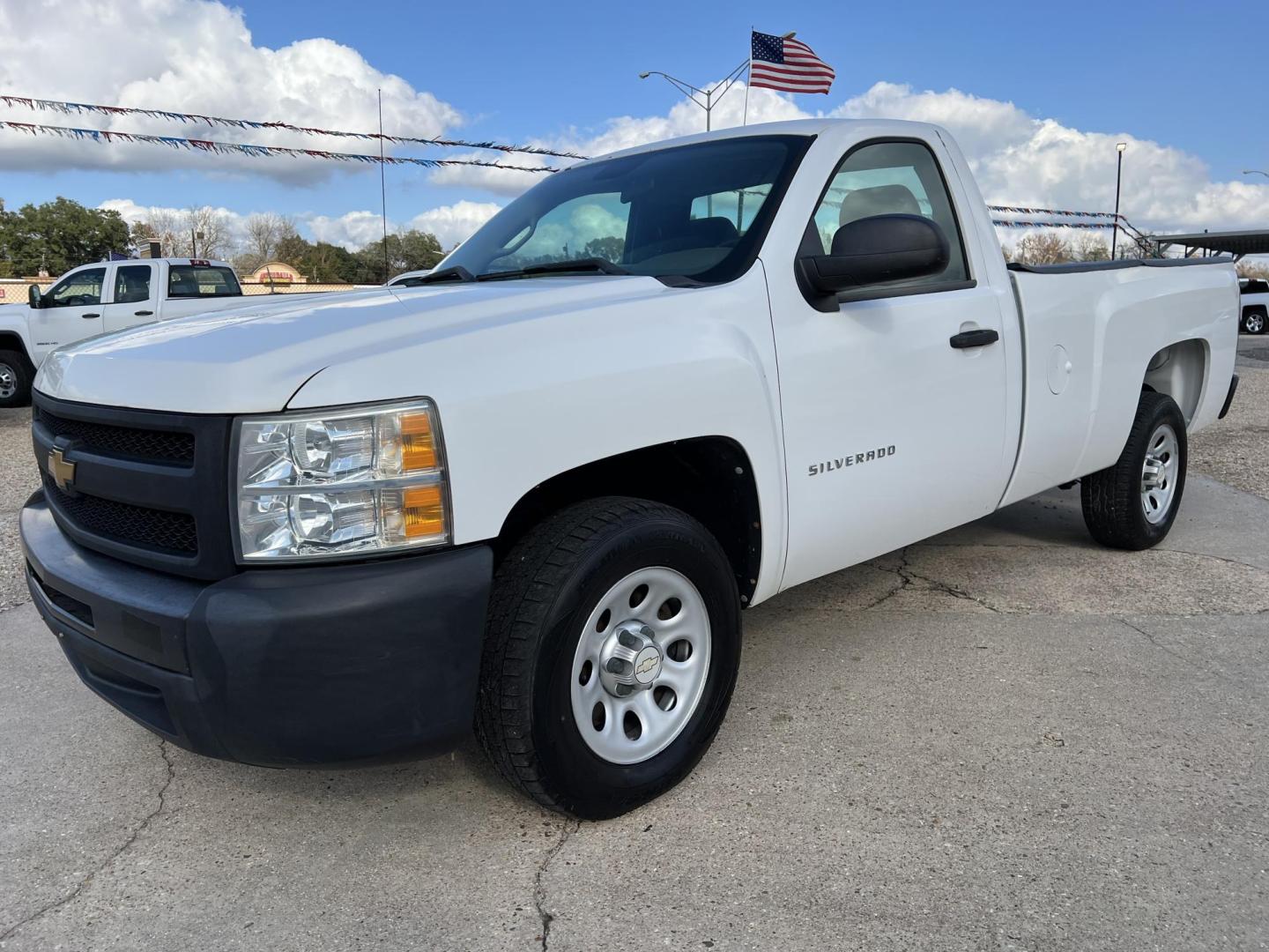 2012 White /Gray Chevrolet Silverado 1500 Work Truck (1GCNCPEA2CZ) with an 4.8L V6 OHV 16V engine, 4-Speed Automatic transmission, located at 4520 Airline Hwy, Baton Rouge, LA, 70805, (225) 357-1497, 30.509325, -91.145432 - 2012 Chevrolet Silverado 1500 Reg Cab 8Ft Bed ***42K Miles*** NO ACCIDENTS, 4.8 V8 Gas, A/C & Heat, Tow Pkg. Has Some Minor Dings & Scratches. FOR INFO PLEASE CONTACT JEFF AT 225-413-0981 CHECK OUT OUR A+ RATING WITH THE BETTER BUSINESS BUREAU WE HAVE BEEN A FAMILY OWNED AND OPERATED BUSINESS AT THE - Photo#0