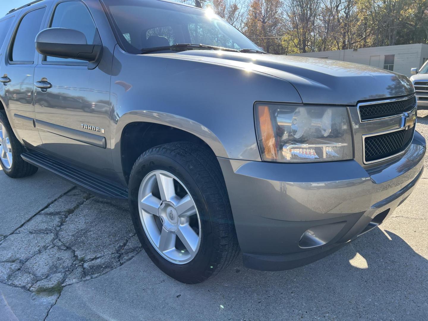 2007 Gray /Black Chevrolet Tahoe LT (1GNFC13JX7R) with an 5.3L V8 engine, 4-Speed Automatic Overdrive transmission, located at 4520 Airline Hwy, Baton Rouge, LA, 70805, (225) 357-1497, 30.509325, -91.145432 - 2007 Chevrolet Tahoe LT 5.3 V8 Gas, 137K Miles, Leather Interior, Seating For 8, Cold A/C & Heat, Power Windows, Locks, Mirrors & Seat, Towing Pkg. FOR INFO PLEASE CONTACT JEFF AT 225-413-0981 CHECK OUT OUR A+ RATING WITH THE BETTER BUSINESS BUREAU WE HAVE BEEN A FAMILY OWNED AND OPERATED BUSINESS A - Photo#3