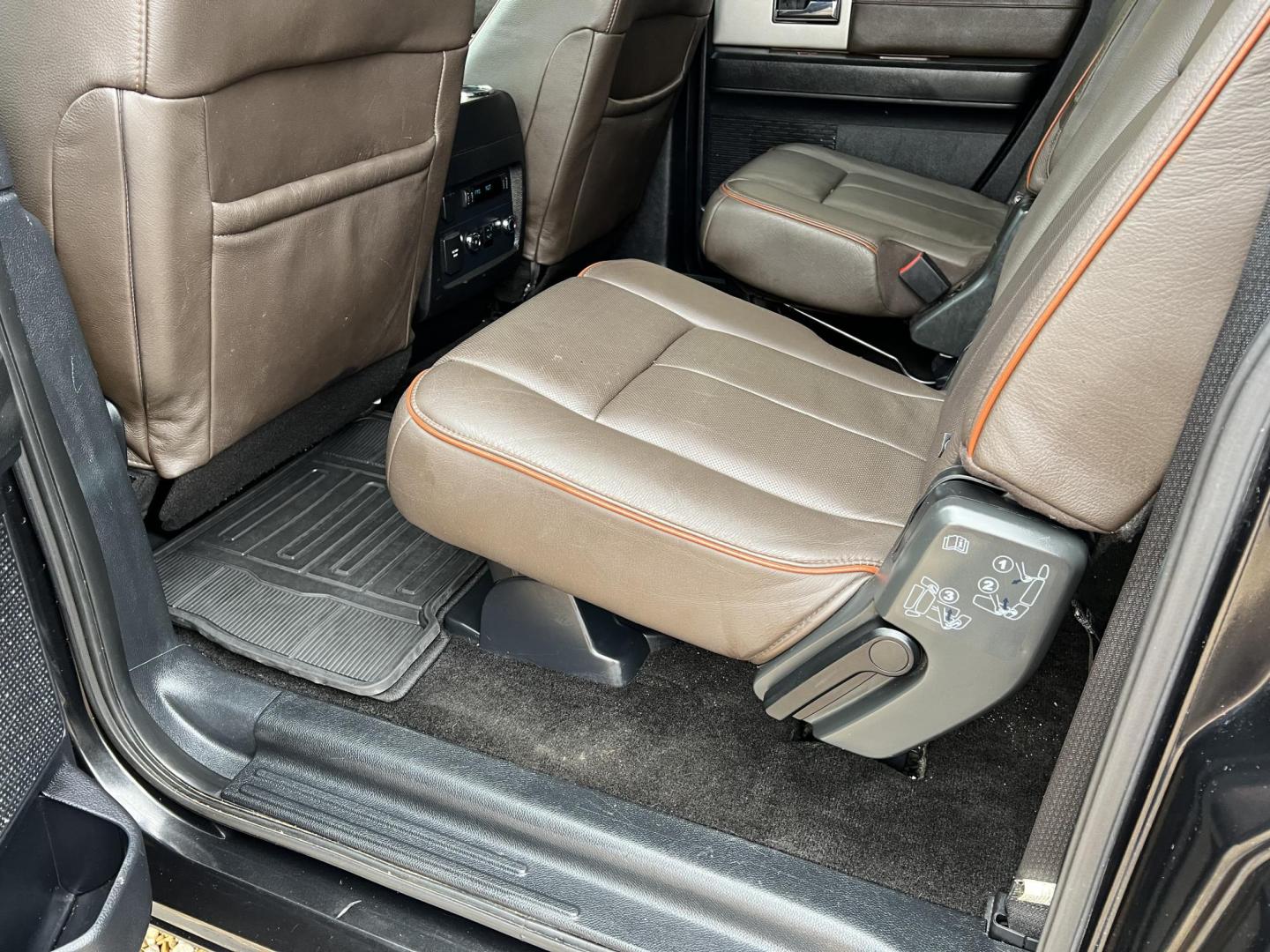 2015 Black /Brown Ford Expedition King Ranch (1FMJK1HT9FE) with an 3.5L V6 DOHC 24V FFV engine, 6-Speed Automatic transmission, located at 4520 Airline Hwy, Baton Rouge, LA, 70805, (225) 357-1497, 30.509325, -91.145432 - 2015 Ford Expedition EL King Ranch 3.5 V6 EcoBoost Gas, 129K Miles, Sunroof, Heated & Cooled Leather Interior, Seating For 7, Cold A/C & Heat, Power Windows, Locks, Mirrors & Seat, Towing Pkg. FOR INFO PLEASE CONTACT JEFF AT 225-413-0981 CHECK OUT OUR A+ RATING WITH THE BETTER BUSINESS BUREAU WE HA - Photo#11