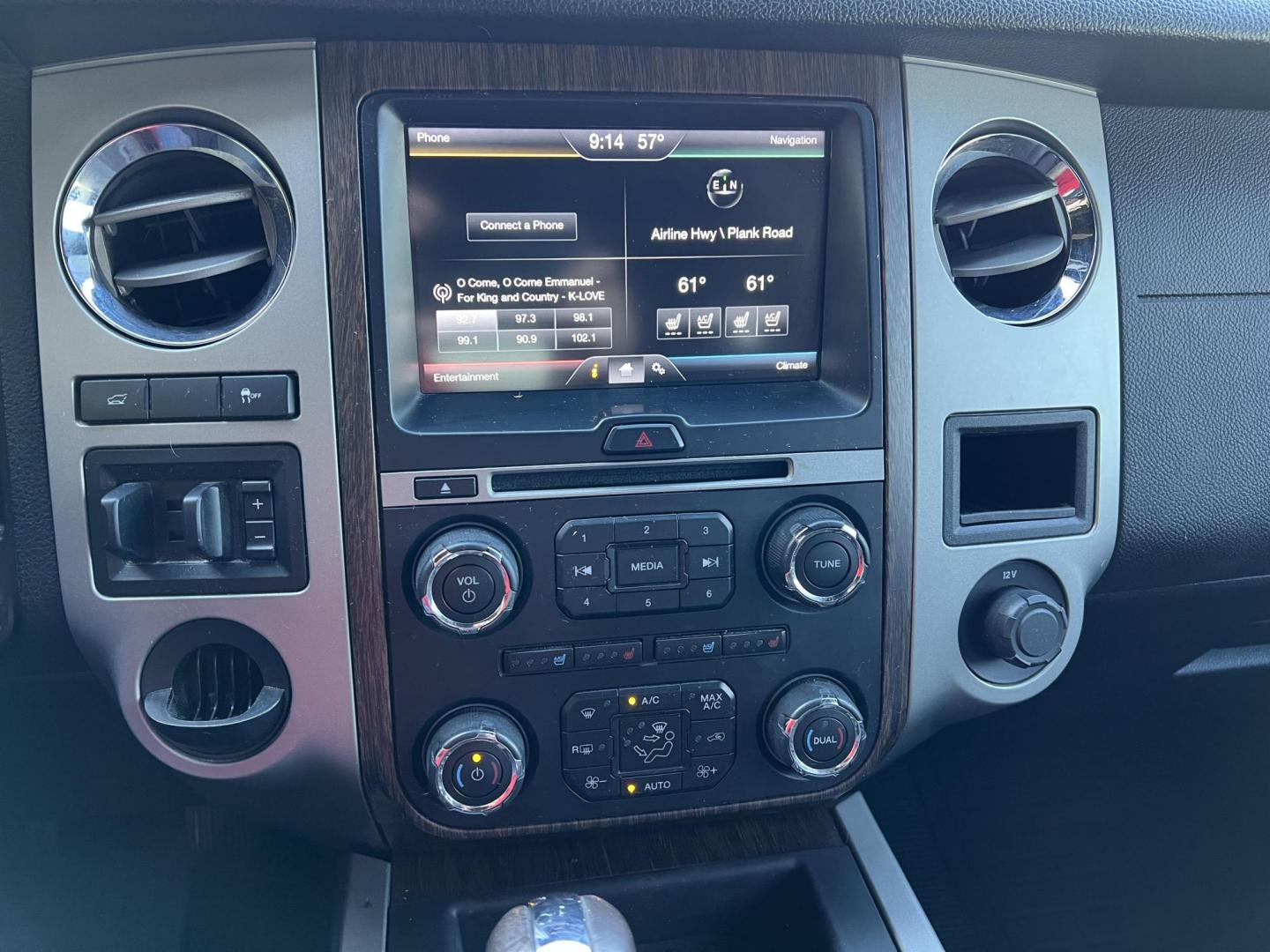 2015 Black /Brown Ford Expedition King Ranch (1FMJK1HT9FE) with an 3.5L V6 DOHC 24V FFV engine, 6-Speed Automatic transmission, located at 4520 Airline Hwy, Baton Rouge, LA, 70805, (225) 357-1497, 30.509325, -91.145432 - 2015 Ford Expedition EL King Ranch 3.5 V6 EcoBoost Gas, 129K Miles, Sunroof, Heated & Cooled Leather Interior, Seating For 7, Cold A/C & Heat, Power Windows, Locks, Mirrors & Seat, Towing Pkg. FOR INFO PLEASE CONTACT JEFF AT 225-413-0981 CHECK OUT OUR A+ RATING WITH THE BETTER BUSINESS BUREAU WE HA - Photo#17