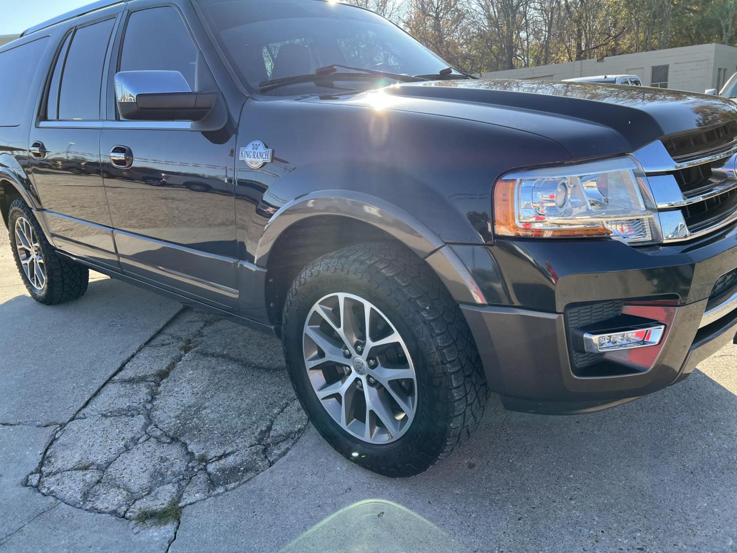 2015 Black /Brown Ford Expedition King Ranch (1FMJK1HT9FE) with an 3.5L V6 DOHC 24V FFV engine, 6-Speed Automatic transmission, located at 4520 Airline Hwy, Baton Rouge, LA, 70805, (225) 357-1497, 30.509325, -91.145432 - 2015 Ford Expedition EL King Ranch 3.5 V6 EcoBoost Gas, 129K Miles, Sunroof, Heated & Cooled Leather Interior, Seating For 7, Cold A/C & Heat, Power Windows, Locks, Mirrors & Seat, Towing Pkg. FOR INFO PLEASE CONTACT JEFF AT 225-413-0981 CHECK OUT OUR A+ RATING WITH THE BETTER BUSINESS BUREAU WE HA - Photo#3