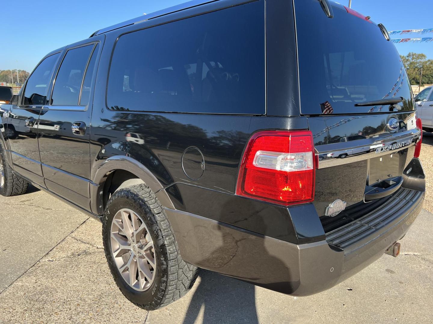 2015 Black /Brown Ford Expedition King Ranch (1FMJK1HT9FE) with an 3.5L V6 DOHC 24V FFV engine, 6-Speed Automatic transmission, located at 4520 Airline Hwy, Baton Rouge, LA, 70805, (225) 357-1497, 30.509325, -91.145432 - 2015 Ford Expedition EL King Ranch 3.5 V6 EcoBoost Gas, 129K Miles, Sunroof, Heated & Cooled Leather Interior, Seating For 7, Cold A/C & Heat, Power Windows, Locks, Mirrors & Seat, Towing Pkg. FOR INFO PLEASE CONTACT JEFF AT 225-413-0981 CHECK OUT OUR A+ RATING WITH THE BETTER BUSINESS BUREAU WE HA - Photo#7
