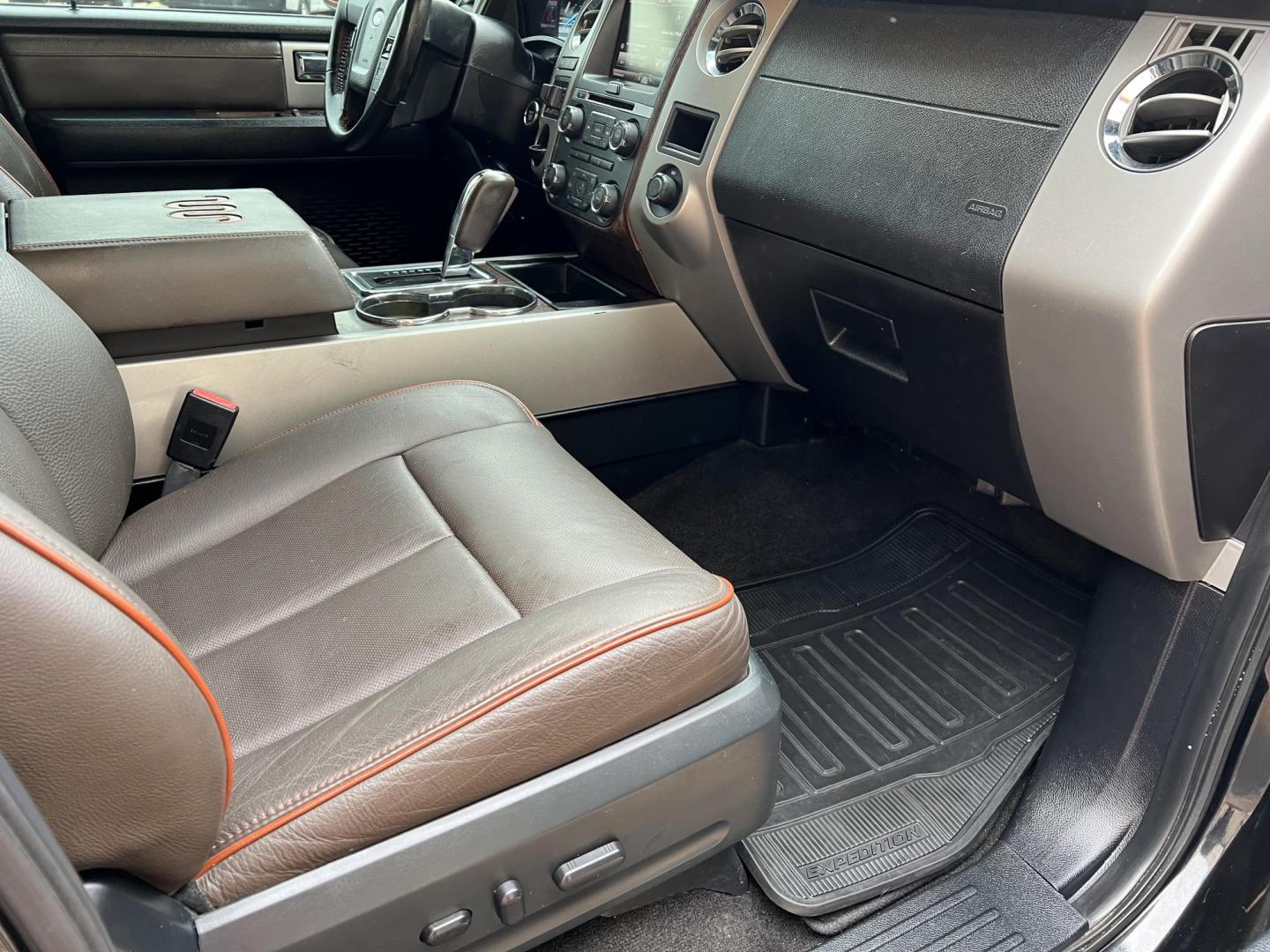 2015 Black /Brown Ford Expedition King Ranch (1FMJK1HT9FE) with an 3.5L V6 DOHC 24V FFV engine, 6-Speed Automatic transmission, located at 4520 Airline Hwy, Baton Rouge, LA, 70805, (225) 357-1497, 30.509325, -91.145432 - 2015 Ford Expedition EL King Ranch 3.5 V6 EcoBoost Gas, 129K Miles, Sunroof, Heated & Cooled Leather Interior, Seating For 7, Cold A/C & Heat, Power Windows, Locks, Mirrors & Seat, Towing Pkg. FOR INFO PLEASE CONTACT JEFF AT 225-413-0981 CHECK OUT OUR A+ RATING WITH THE BETTER BUSINESS BUREAU WE HA - Photo#9