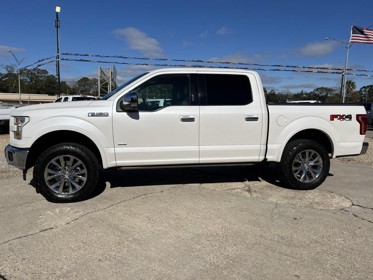 2017 White /Gray Ford F-150 Lariat (1FTEW1EG2HF) with an 3.5L V6 TURBO engine, 6-Speed Automatic transmission, located at 4520 Airline Hwy, Baton Rouge, LA, 70805, (225) 357-1497, 30.509325, -91.145432 - 2017 Ford F-150 SuperCrew Lariat 4WD **No Accidents** 3.5 V6 EcoBoost Gas, 170K Miles, Sunroof, Heated & Cooled Leather Interior, Navigation, Rear Camera, Cold A/C & Heat, Power Windows, Locks, Mirrors & Seat, Retrax Retractable Bed Cover, Towing Pkg. FOR INFO PLEASE CONTACT JEFF AT 225-413-0981 CHE - Photo#1