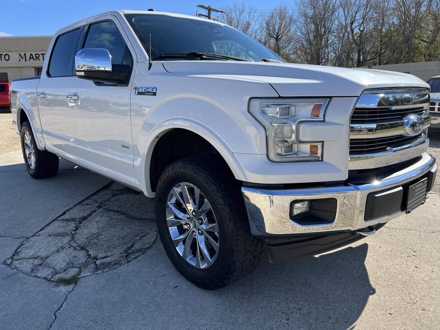 2017 White /Gray Ford F-150 Lariat (1FTEW1EG2HF) with an 3.5L V6 TURBO engine, 6-Speed Automatic transmission, located at 4520 Airline Hwy, Baton Rouge, LA, 70805, (225) 357-1497, 30.509325, -91.145432 - 2017 Ford F-150 SuperCrew Lariat 4WD **No Accidents** 3.5 V6 EcoBoost Gas, 170K Miles, Sunroof, Heated & Cooled Leather Interior, Navigation, Rear Camera, Cold A/C & Heat, Power Windows, Locks, Mirrors & Seat, Retrax Retractable Bed Cover, Towing Pkg. FOR INFO PLEASE CONTACT JEFF AT 225-413-0981 CHE - Photo#3