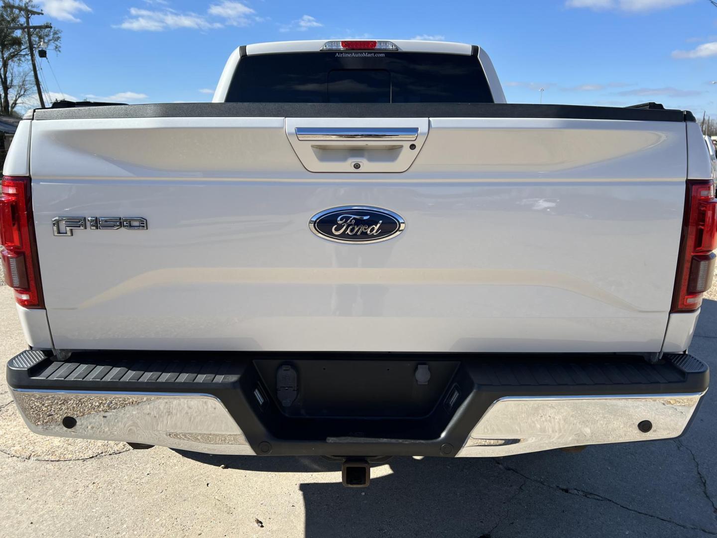 2017 White /Gray Ford F-150 Lariat (1FTEW1EG2HF) with an 3.5L V6 TURBO engine, 6-Speed Automatic transmission, located at 4520 Airline Hwy, Baton Rouge, LA, 70805, (225) 357-1497, 30.509325, -91.145432 - 2017 Ford F-150 SuperCrew Lariat 4WD **No Accidents** 3.5 V6 EcoBoost Gas, 170K Miles, Sunroof, Heated & Cooled Leather Interior, Navigation, Rear Camera, Cold A/C & Heat, Power Windows, Locks, Mirrors & Seat, Retrax Retractable Bed Cover, Towing Pkg. FOR INFO PLEASE CONTACT JEFF AT 225-413-0981 CHE - Photo#6