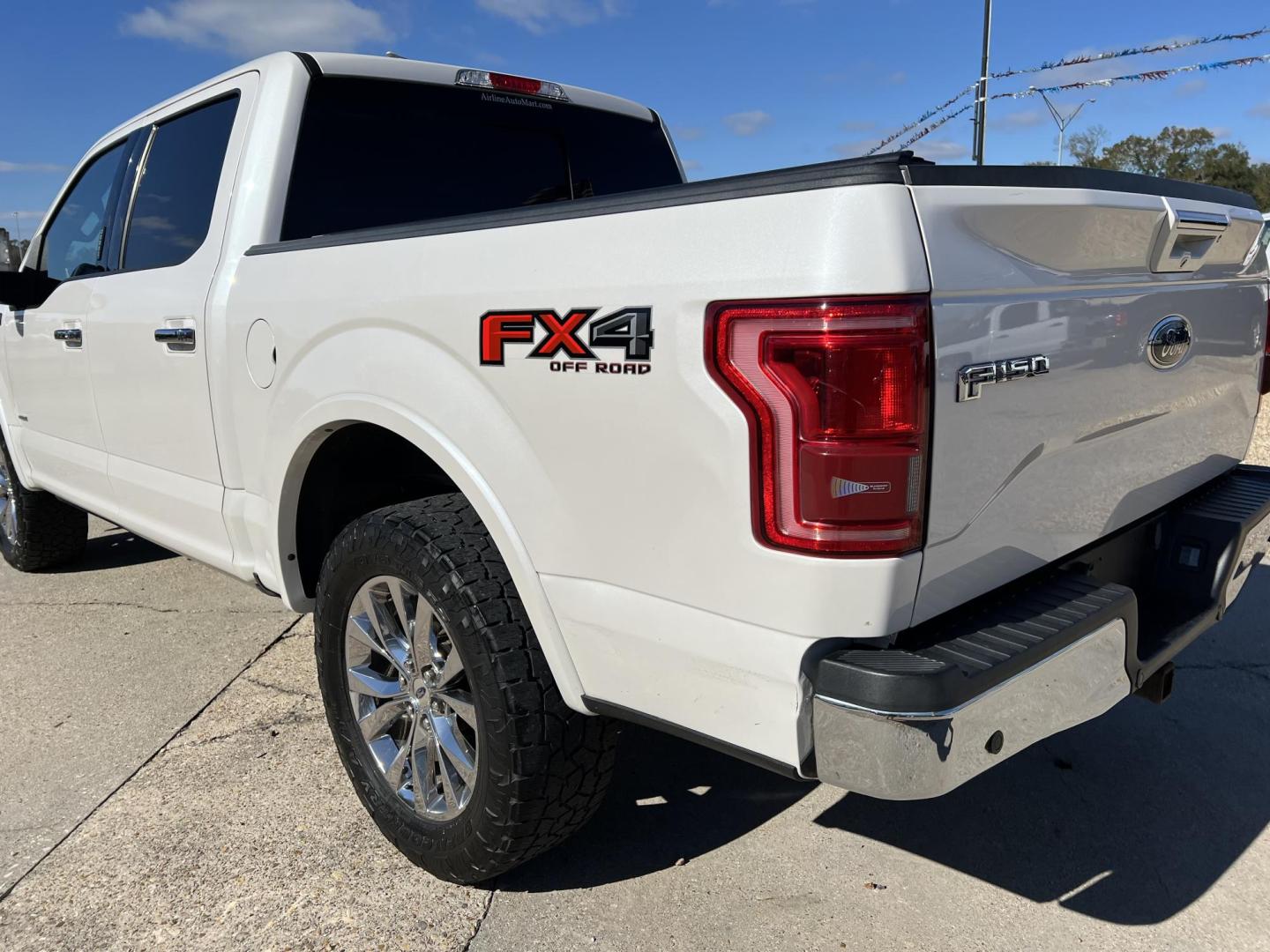 2017 White /Gray Ford F-150 Lariat (1FTEW1EG2HF) with an 3.5L V6 TURBO engine, 6-Speed Automatic transmission, located at 4520 Airline Hwy, Baton Rouge, LA, 70805, (225) 357-1497, 30.509325, -91.145432 - 2017 Ford F-150 SuperCrew Lariat 4WD **No Accidents** 3.5 V6 EcoBoost Gas, 170K Miles, Sunroof, Heated & Cooled Leather Interior, Navigation, Rear Camera, Cold A/C & Heat, Power Windows, Locks, Mirrors & Seat, Retrax Retractable Bed Cover, Towing Pkg. FOR INFO PLEASE CONTACT JEFF AT 225-413-0981 CHE - Photo#7