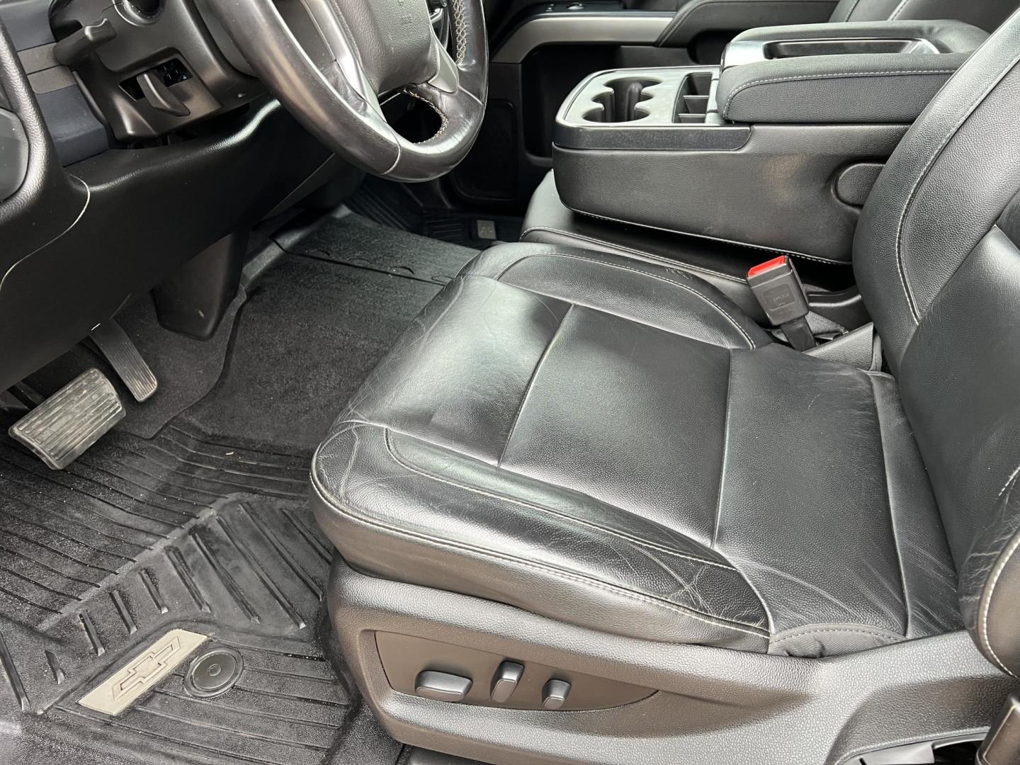 2018 Red /Black Chevrolet Silverado 1500 LT (3GCPCREC7JG) with an 5.3L V8 OHV 16V engine, 6 Speed Automatic transmission, located at 4520 Airline Hwy, Baton Rouge, LA, 70805, (225) 357-1497, 30.509325, -91.145432 - 2018 Chevy Silverado Crew Cab LT **ONE OWNER & NO ACCIDENTS** 5.3 V8 Gas, 149K Miles, Heated Leather Seats, Power Windows, Locks, Seats & Mirrors, Cold A/C, Tow Pkg. FOR INFO PLEASE CONTACT JEFF AT 225-413-0981 CHECK OUT OUR A+ RATING WITH THE BETTER BUSINESS BUREAU WE HAVE BEEN A FAMILY OWNED AND O - Photo#10