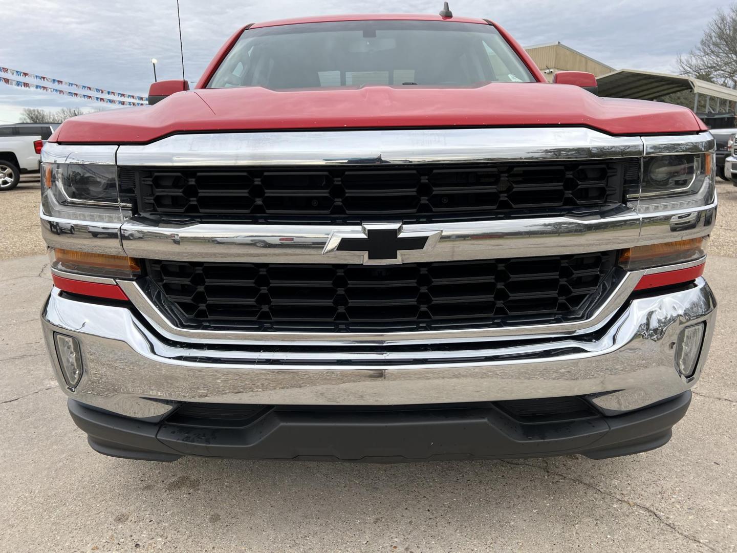 2018 Red /Black Chevrolet Silverado 1500 LT (3GCPCREC7JG) with an 5.3L V8 OHV 16V engine, 6 Speed Automatic transmission, located at 4520 Airline Hwy, Baton Rouge, LA, 70805, (225) 357-1497, 30.509325, -91.145432 - 2018 Chevy Silverado Crew Cab LT **ONE OWNER & NO ACCIDENTS** 5.3 V8 Gas, 149K Miles, Heated Leather Seats, Power Windows, Locks, Seats & Mirrors, Cold A/C, Tow Pkg. FOR INFO PLEASE CONTACT JEFF AT 225-413-0981 CHECK OUT OUR A+ RATING WITH THE BETTER BUSINESS BUREAU WE HAVE BEEN A FAMILY OWNED AND O - Photo#2