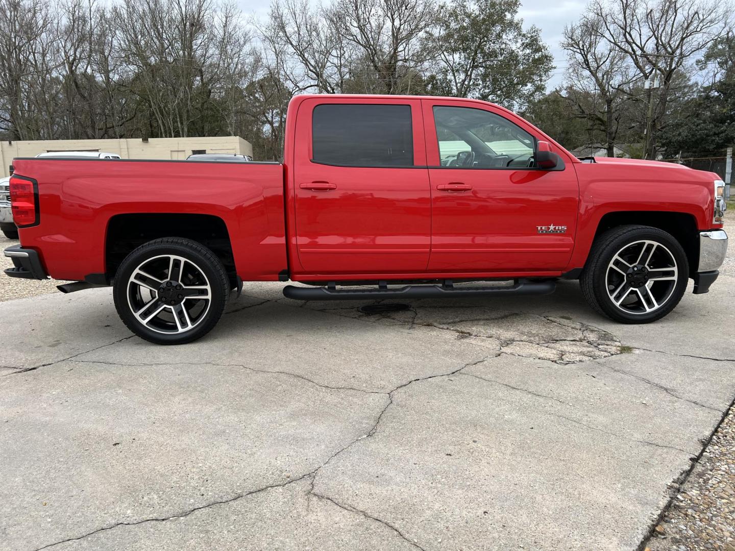 2018 Red /Black Chevrolet Silverado 1500 LT (3GCPCREC7JG) with an 5.3L V8 OHV 16V engine, 6 Speed Automatic transmission, located at 4520 Airline Hwy, Baton Rouge, LA, 70805, (225) 357-1497, 30.509325, -91.145432 - 2018 Chevy Silverado Crew Cab LT **ONE OWNER & NO ACCIDENTS** 5.3 V8 Gas, 149K Miles, Heated Leather Seats, Power Windows, Locks, Seats & Mirrors, Cold A/C, Tow Pkg. FOR INFO PLEASE CONTACT JEFF AT 225-413-0981 CHECK OUT OUR A+ RATING WITH THE BETTER BUSINESS BUREAU WE HAVE BEEN A FAMILY OWNED AND O - Photo#4