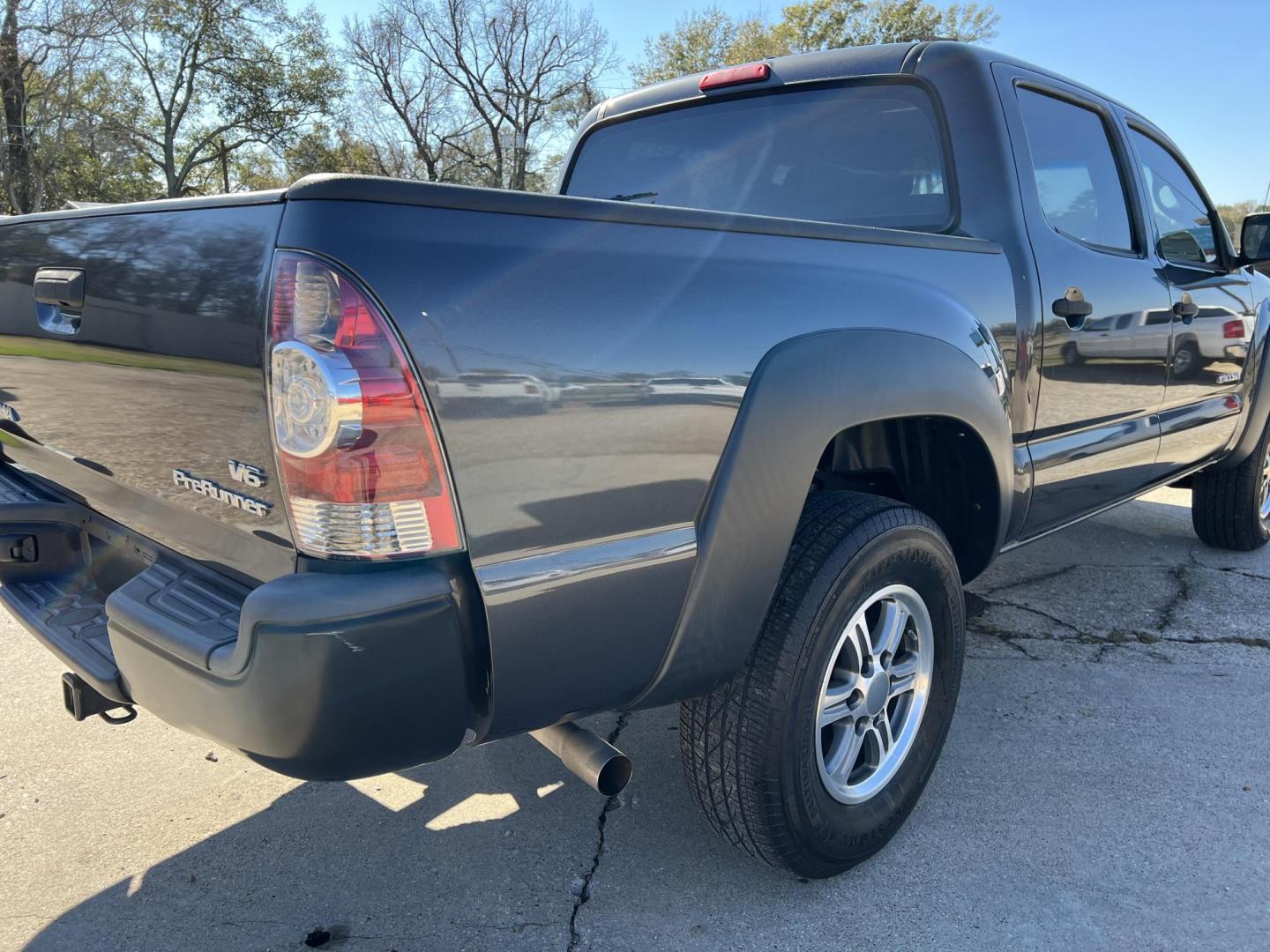 2010 Gray /Gray Toyota Tacoma (3TMJU4GN8AM) with an 4.0L V6 DOHC 24V engine, 5-Speed Automatic transmission, located at 4520 Airline Hwy, Baton Rouge, LA, 70805, (225) 357-1497, 30.509325, -91.145432 - 2010 Toyota Tacoma PreRunner **ONE OWNER** 4.0 V6 Gas, Automatic, 207K Miles, Cold A/C & Heat, Power Windows, Locks & Mirrors, Alloy Wheels, Tinted Windows. FOR INFO PLEASE CONTACT JEFF AT 225-413-0981 CHECK OUT OUR A+ RATING WITH THE BETTER BUSINESS BUREAU WE HAVE BEEN A FAMILY OWNED AND OPERATED - Photo#5