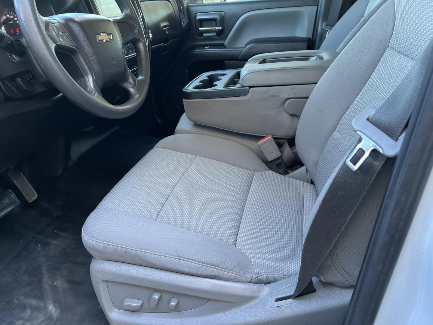 2018 White /Gray Chevrolet Silverado 2500HD Work Truck (1GC1KUEG9JF) with an 6.0L V8 engine, 6-Speed Automatic transmission, located at 4520 Airline Hwy, Baton Rouge, LA, 70805, (225) 357-1497, 30.509325, -91.145432 - 2018 Chevrolet Silverado 2500HD Crew Cab 4WD 8Ft Bed, 6.0 V8 Gas, 187K Miles, Cold A/C, Power Windows, Locks & Drivers Seat, Bed Cover, Weather Guard Box, Tow Pkg. Truck Has Minor Dings & Scratches. FOR INFO PLEASE CONTACT JEFF AT 225-413-0981 CHECK OUT OUR A+ RATING WITH THE BETTER BUSINESS BUREAU - Photo#10