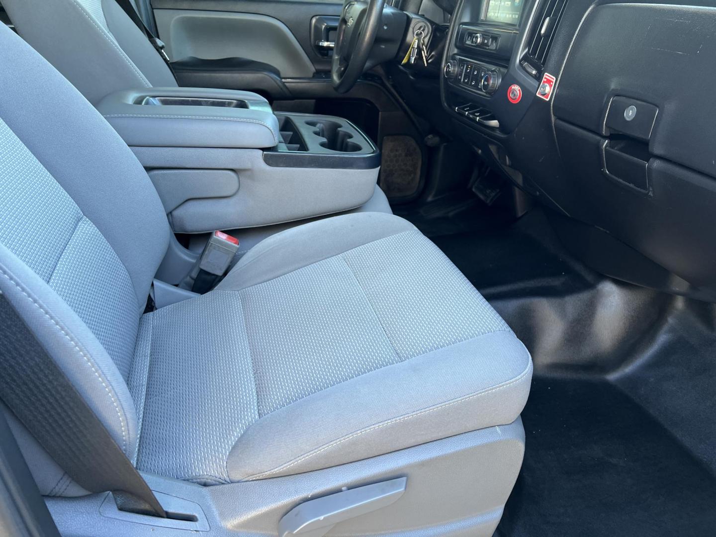 2018 White /Gray Chevrolet Silverado 2500HD Work Truck (1GC1KUEG9JF) with an 6.0L V8 engine, 6-Speed Automatic transmission, located at 4520 Airline Hwy, Baton Rouge, LA, 70805, (225) 357-1497, 30.509325, -91.145432 - 2018 Chevrolet Silverado 2500HD Crew Cab 4WD 8Ft Bed, 6.0 V8 Gas, 187K Miles, Cold A/C, Power Windows, Locks & Drivers Seat, Bed Cover, Weather Guard Box, Tow Pkg. Truck Has Minor Dings & Scratches. FOR INFO PLEASE CONTACT JEFF AT 225-413-0981 CHECK OUT OUR A+ RATING WITH THE BETTER BUSINESS BUREAU - Photo#11