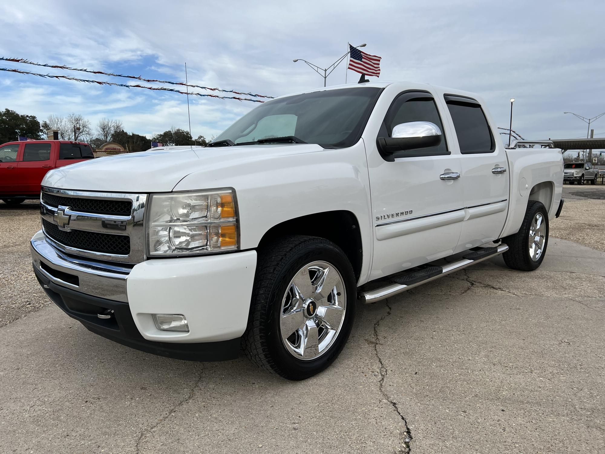 photo of 2011 Chevrolet Silverado 1500 LT Crew Cab 2WD