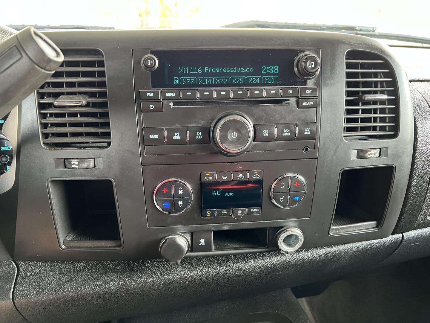 2011 White /Black Chevrolet Silverado 1500 LT (3GCPCSE08BG) with an 5.3L V8 engine, 4-Speed Automatic transmission, located at 4520 Airline Hwy, Baton Rouge, LA, 70805, (225) 357-1497, 30.509325, -91.145432 - 2011 Chevy Silverado Crew Cab LT 5.3 V8 Gas, 203K Miles, Leather Seats, Power Windows, Locks, Seats & Mirrors, Cold A/C, Tow Pkg. FOR INFO PLEASE CONTACT JEFF AT 225-413-0981 CHECK OUT OUR A+ RATING WITH THE BETTER BUSINESS BUREAU WE HAVE BEEN A FAMILY OWNED AND OPERATED BUSINESS AT THE SAME LOCATI - Photo#14