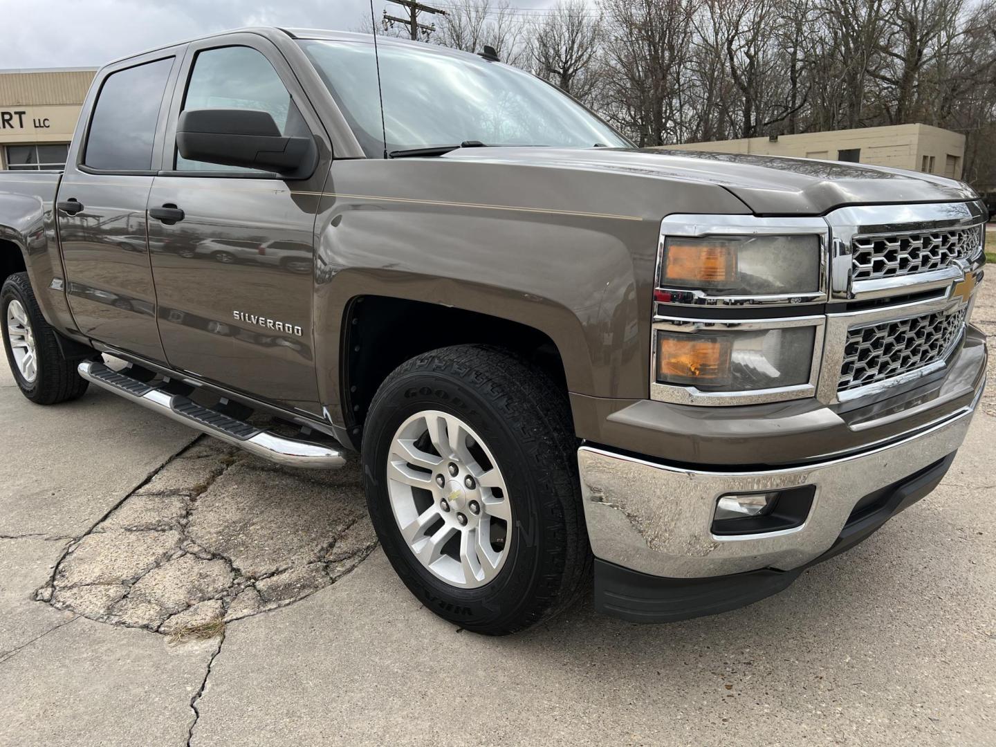 2014 Brown /Tan Chevrolet Silverado 1500 LT (3GCPCREC2EG) with an 5.3L V8 engine, 6-Speed Automatic transmission, located at 4520 Airline Hwy, Baton Rouge, LA, 70805, (225) 357-1497, 30.509325, -91.145432 - 2014 Chevy Silverado Crew Cab LT **ONE OWNER & NO ACCIDENTS** 5.3 V8 Gas, 186K Miles, Power Windows, Locks & Mirrors, 6 Passenger Seating, Cold A/C, Tow Pkg. FOR INFO PLEASE CONTACT JEFF AT 225-413-0981 CHECK OUT OUR A+ RATING WITH THE BETTER BUSINESS BUREAU WE HAVE BEEN A FAMILY OWNED AND OPERATED - Photo#3