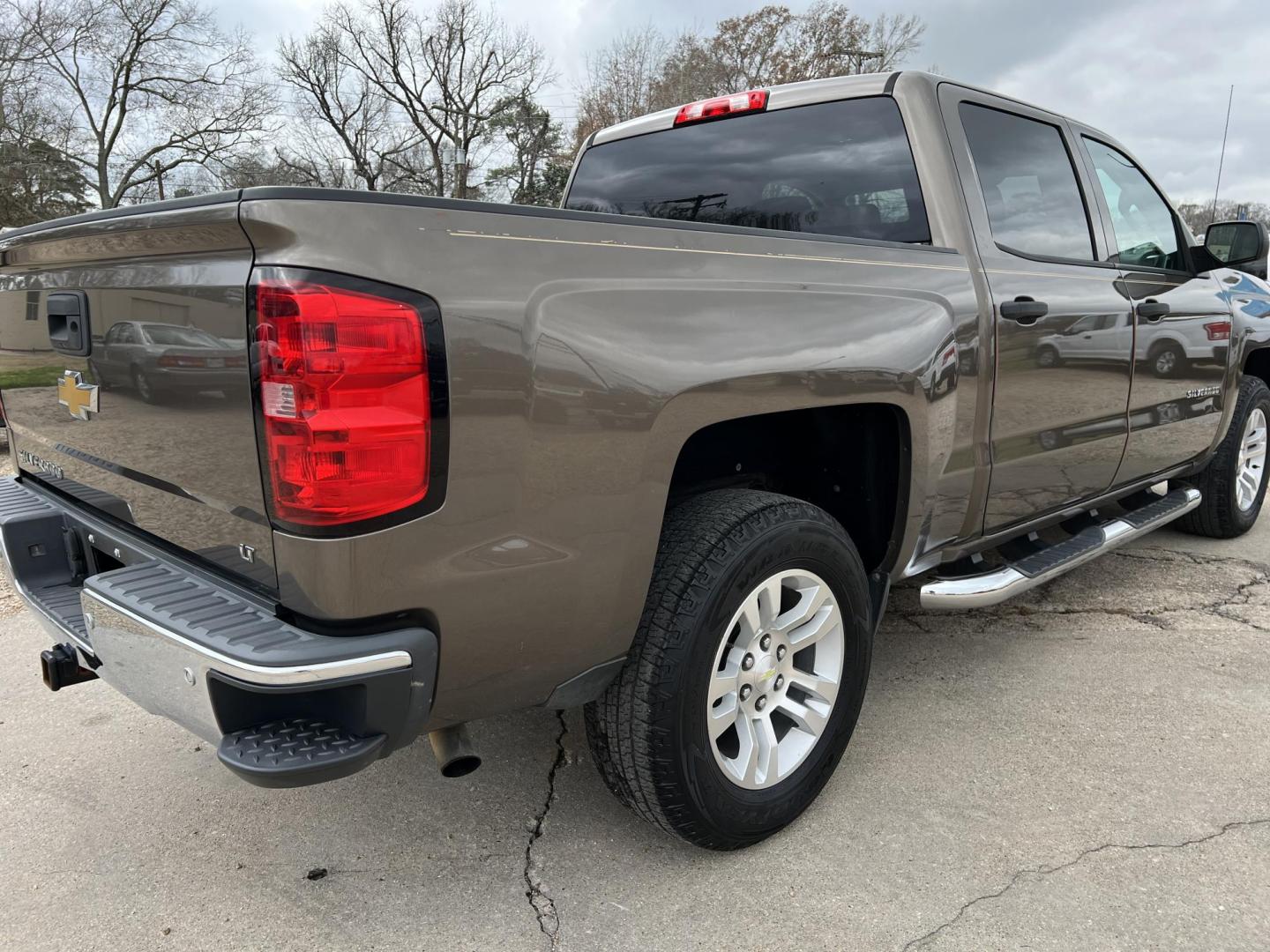 2014 Brown /Tan Chevrolet Silverado 1500 LT (3GCPCREC2EG) with an 5.3L V8 engine, 6-Speed Automatic transmission, located at 4520 Airline Hwy, Baton Rouge, LA, 70805, (225) 357-1497, 30.509325, -91.145432 - 2014 Chevy Silverado Crew Cab LT **ONE OWNER & NO ACCIDENTS** 5.3 V8 Gas, 186K Miles, Power Windows, Locks & Mirrors, 6 Passenger Seating, Cold A/C, Tow Pkg. FOR INFO PLEASE CONTACT JEFF AT 225-413-0981 CHECK OUT OUR A+ RATING WITH THE BETTER BUSINESS BUREAU WE HAVE BEEN A FAMILY OWNED AND OPERATED - Photo#5