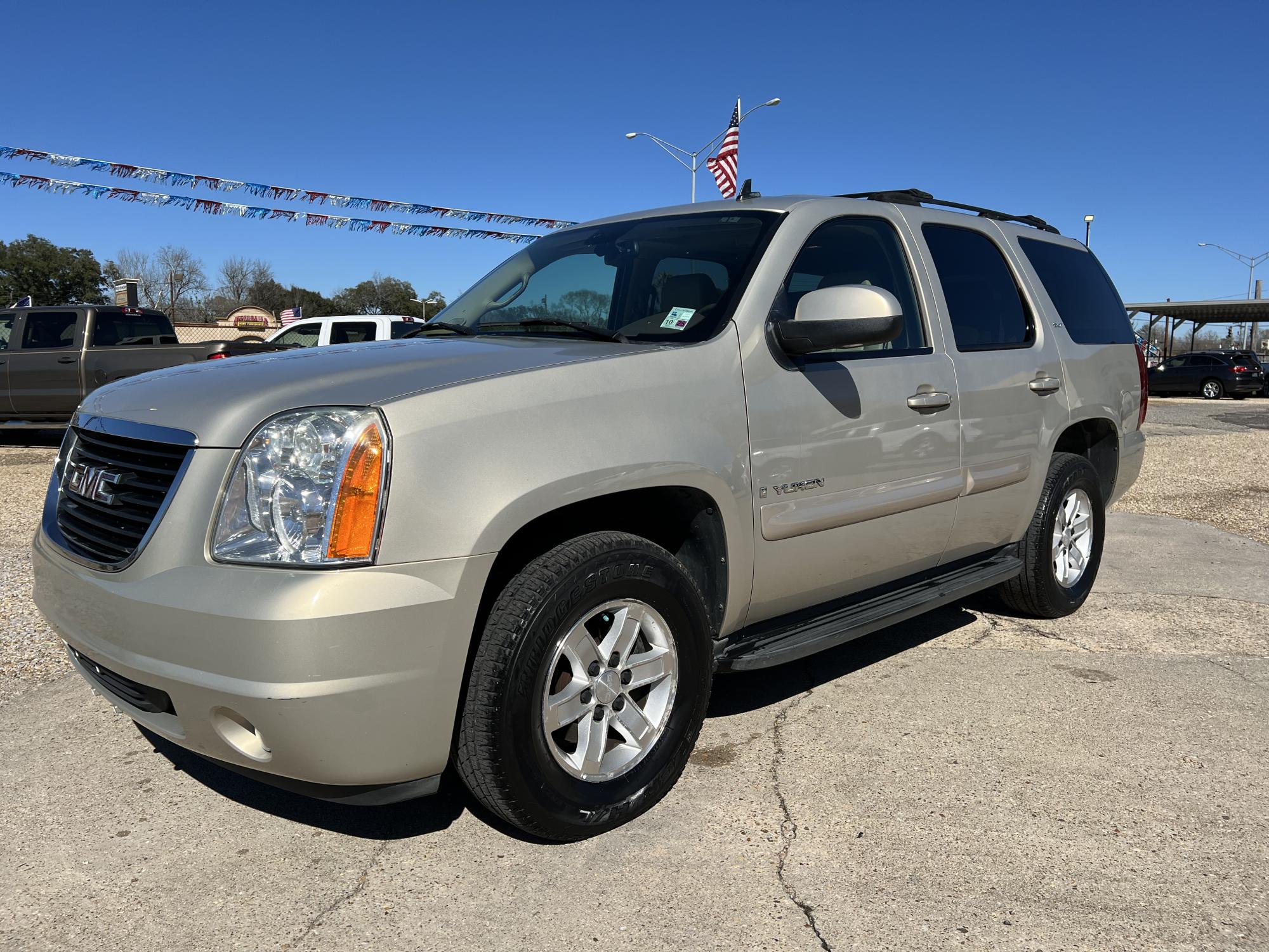 photo of 2007 GMC Yukon SLT 2WD