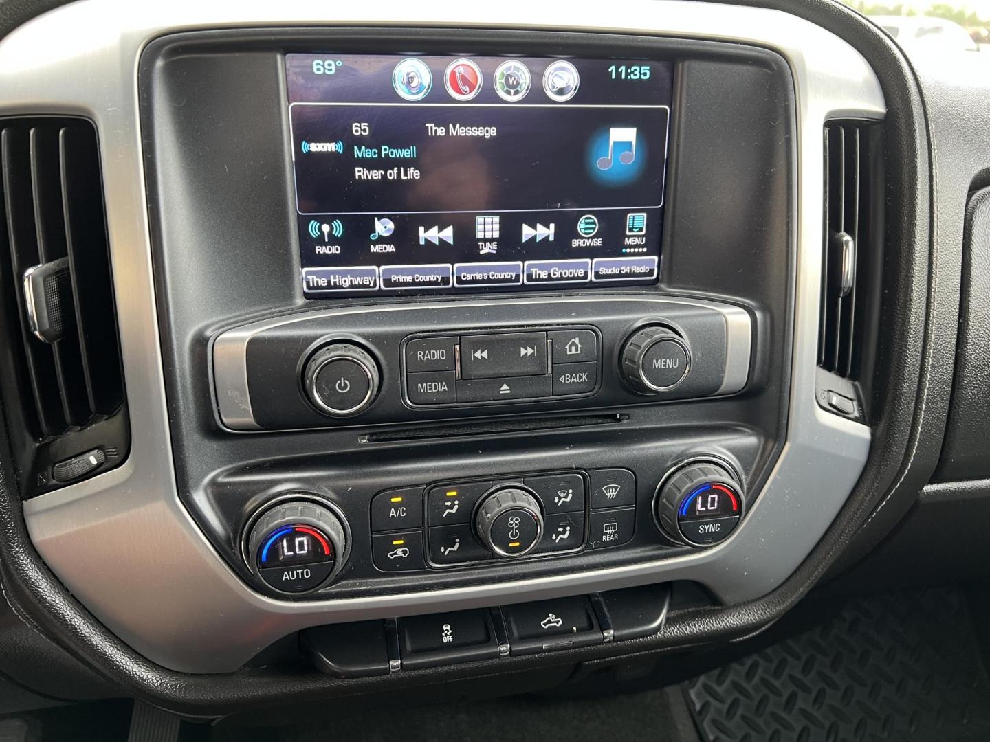 2017 Silver /Gray GMC Sierra 1500 SLE (1GTR1MEC0HZ) with an 5.3L V8 OHV 16V engine, 6-Speed Automatic transmission, located at 4520 Airline Hwy, Baton Rouge, LA, 70805, (225) 357-1497, 30.509325, -91.145432 - 2017 GMC Sierra 1500 SLE **ONE OWNER & NO ACCIDENTS** 5.3 V8 Gas, 145K Miles, Power Windows, Locks & Mirrors, 6 Passenger Seating, A/C & Heat, Rear Camera, Towing Package. FOR INFORMATION, PLEASE CONTACT JEFF AT 225-413-0981 CHECK OUT OUR A+ RATING WITH THE BETTER BUSINESS BUREAU WE HAVE BEEN A FAM - Photo#14