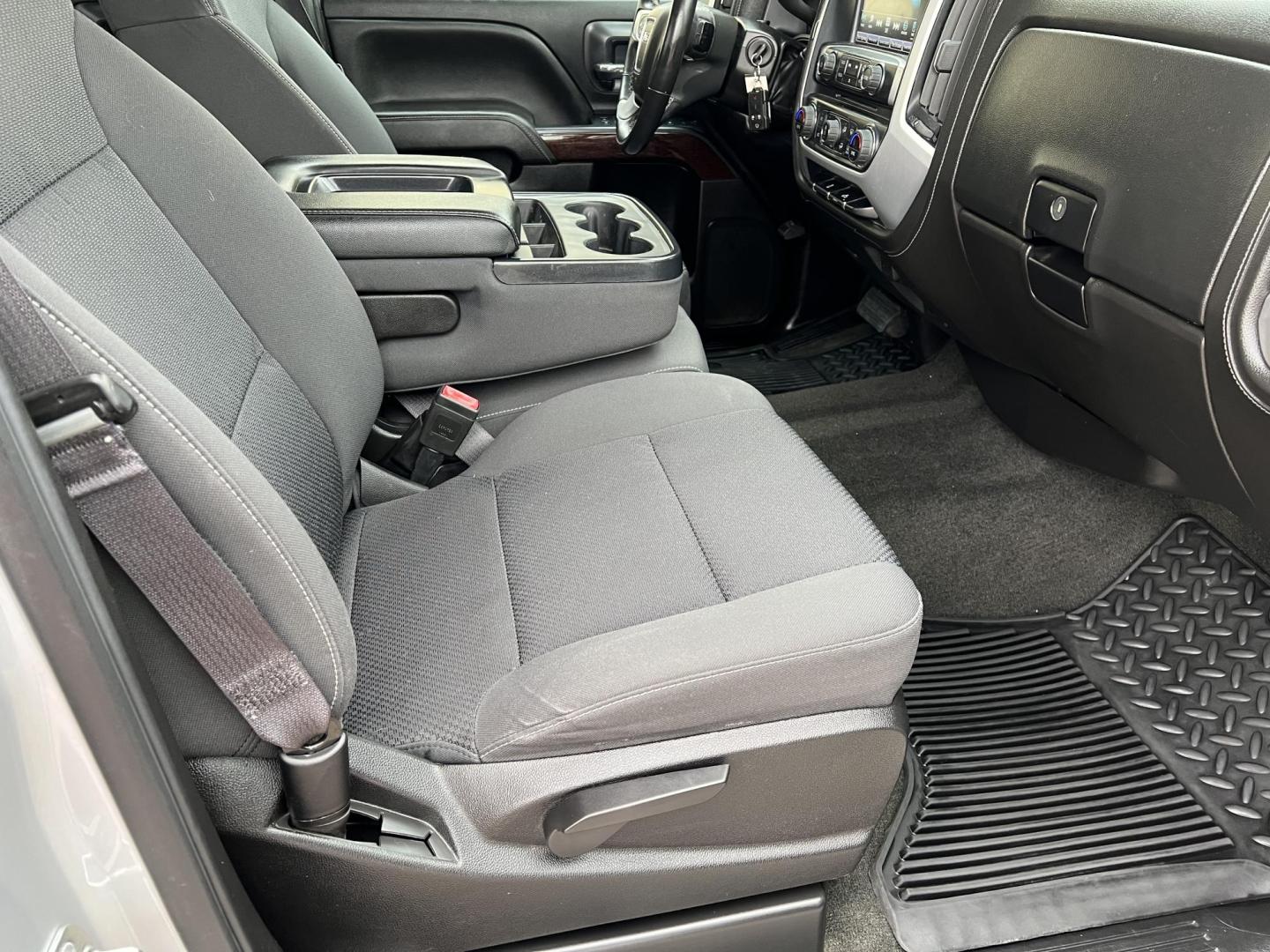 2017 Silver /Gray GMC Sierra 1500 SLE (1GTR1MEC0HZ) with an 5.3L V8 OHV 16V engine, 6-Speed Automatic transmission, located at 4520 Airline Hwy, Baton Rouge, LA, 70805, (225) 357-1497, 30.509325, -91.145432 - 2017 GMC Sierra 1500 SLE **ONE OWNER & NO ACCIDENTS** 5.3 V8 Gas, 145K Miles, Power Windows, Locks & Mirrors, 6 Passenger Seating, A/C & Heat, Rear Camera, Towing Package. FOR INFORMATION, PLEASE CONTACT JEFF AT 225-413-0981 CHECK OUT OUR A+ RATING WITH THE BETTER BUSINESS BUREAU WE HAVE BEEN A FAM - Photo#9