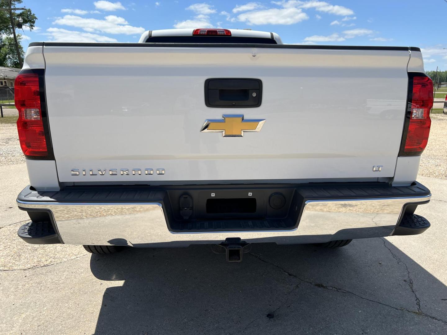 2015 White /Gray Chevrolet Silverado 1500 LT (1GCRCREC6FZ) with an 5.3L V8 OHV 16V engine, 6-Speed Automatic transmission, located at 4520 Airline Hwy, Baton Rouge, LA, 70805, (225) 357-1497, 30.509325, -91.145432 - 2015 Chevy Silverado Double Cab LT 5.3 V8 Gas, 238K Miles, Power Windows, Locks & Mirrors, 6 Passenger Seating, A/C & Heat, Rear Camera, Spray In Liner, Towing Package, Truck Does Have Minor Dents & Scratches. FOR INFORMATION, PLEASE CONTACT JEFF AT 225-413-0981 CHECK OUT OUR A+ RATING WITH THE B - Photo#6
