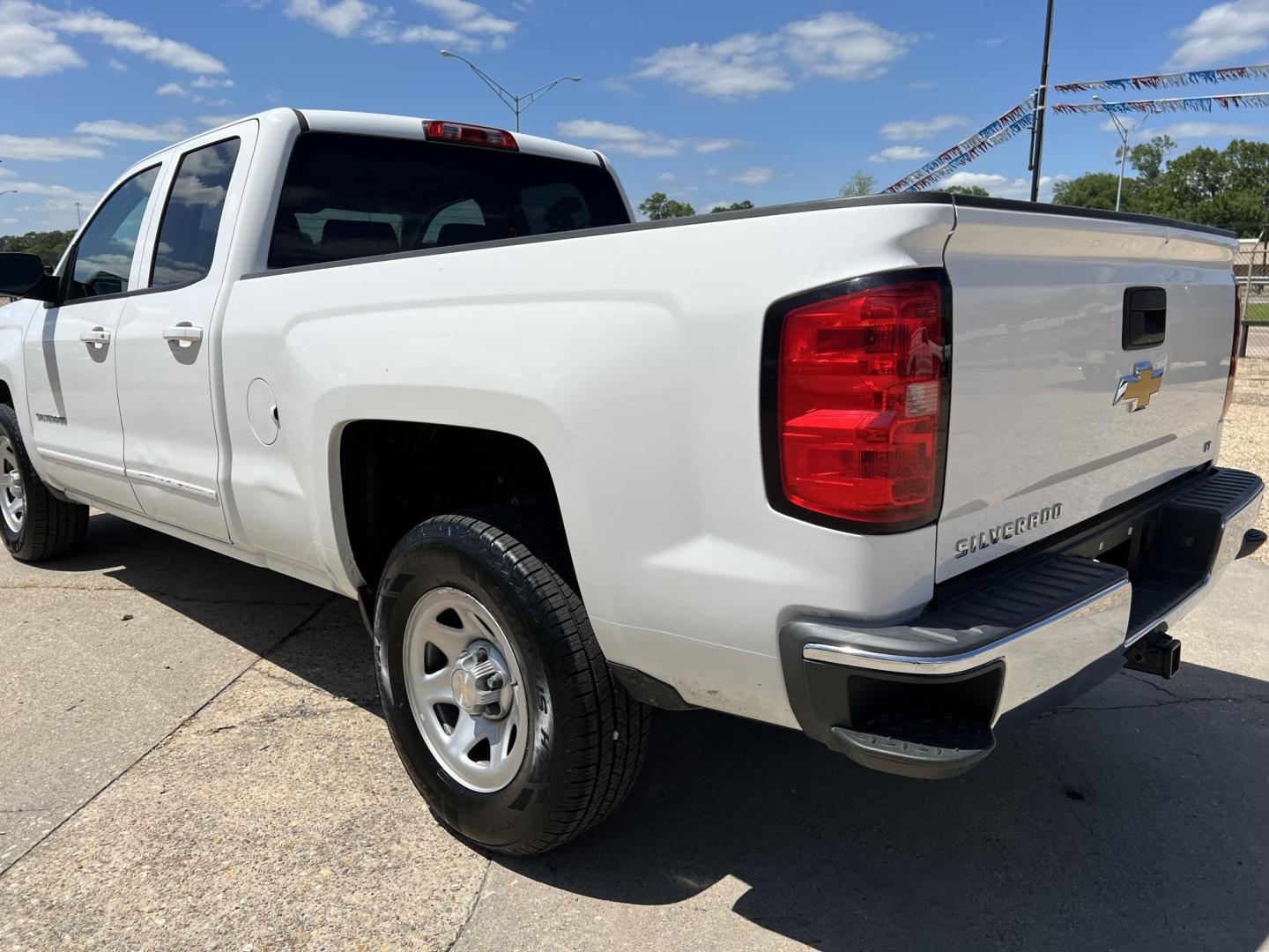 2015 White /Gray Chevrolet Silverado 1500 LT (1GCRCREC6FZ) with an 5.3L V8 OHV 16V engine, 6-Speed Automatic transmission, located at 4520 Airline Hwy, Baton Rouge, LA, 70805, (225) 357-1497, 30.509325, -91.145432 - 2015 Chevy Silverado Double Cab LT 5.3 V8 Gas, 238K Miles, Power Windows, Locks & Mirrors, 6 Passenger Seating, A/C & Heat, Rear Camera, Spray In Liner, Towing Package, Truck Does Have Minor Dents & Scratches. FOR INFORMATION, PLEASE CONTACT JEFF AT 225-413-0981 CHECK OUT OUR A+ RATING WITH THE B - Photo#7