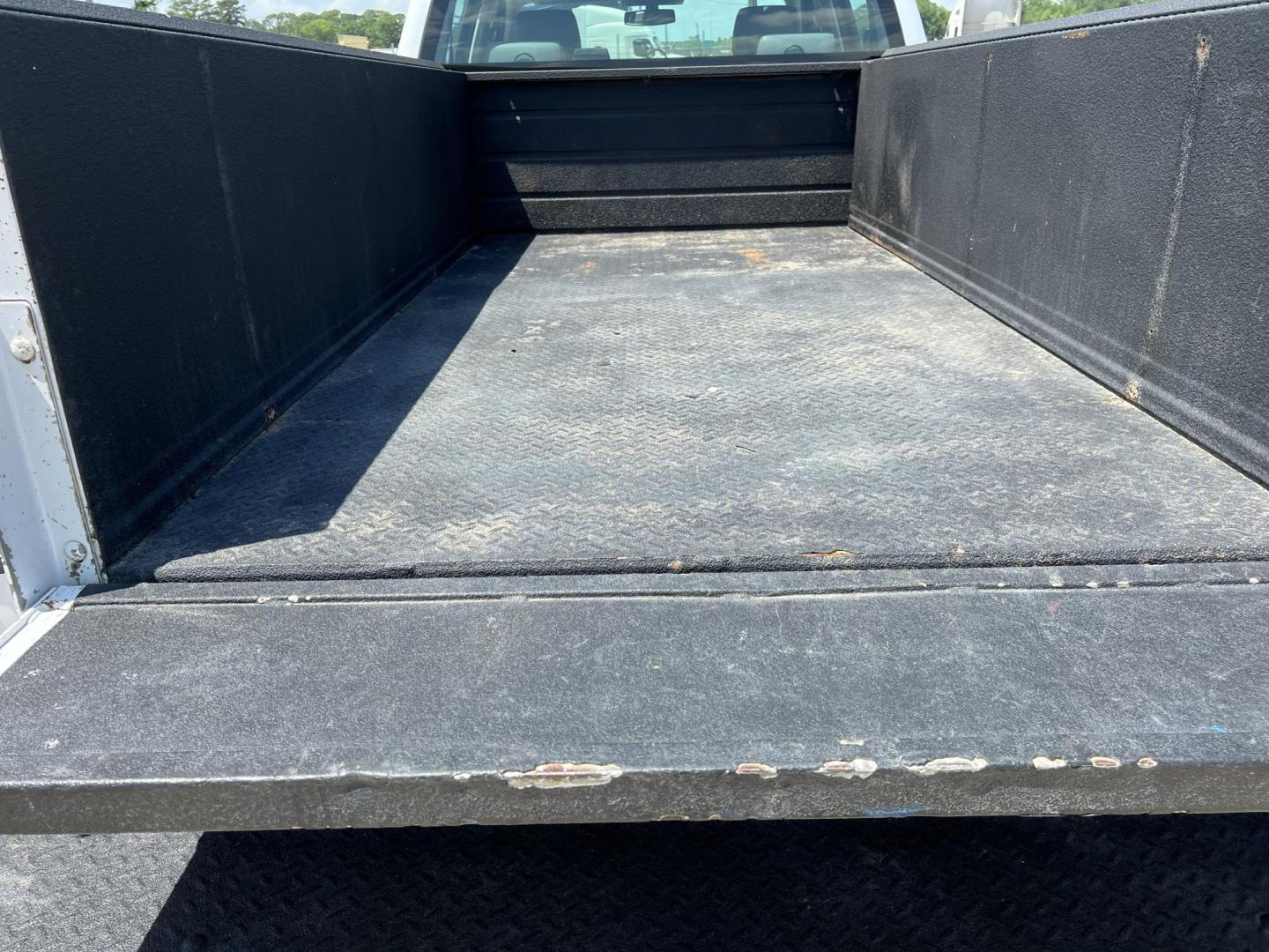 2018 White /Gray Chevrolet Silverado 2500HD Work Truck (1GB1CUEY9JF) with an 6.6L V8 OHV 32V TURBO DIESEL engine, Allison transmission, located at 4520 Airline Hwy, Baton Rouge, LA, 70805, (225) 357-1497, 30.509325, -91.145432 - 2018 Chevrolet Silverado 2500HD Crew Cab Knapheide Service Bed, 6.6L Duramax Diesel, Allison Transmission, 132K Miles, Power Windows & Locks, 6 Passenger Seating, A/C & Heat, Tow Pkg. Spray In Liner, New Tires. FOR INFORMATION, PLEASE CONTACT JEFF AT 225-413-0981 CHECK OUT OUR A+ RATING WITH THE BET - Photo#8