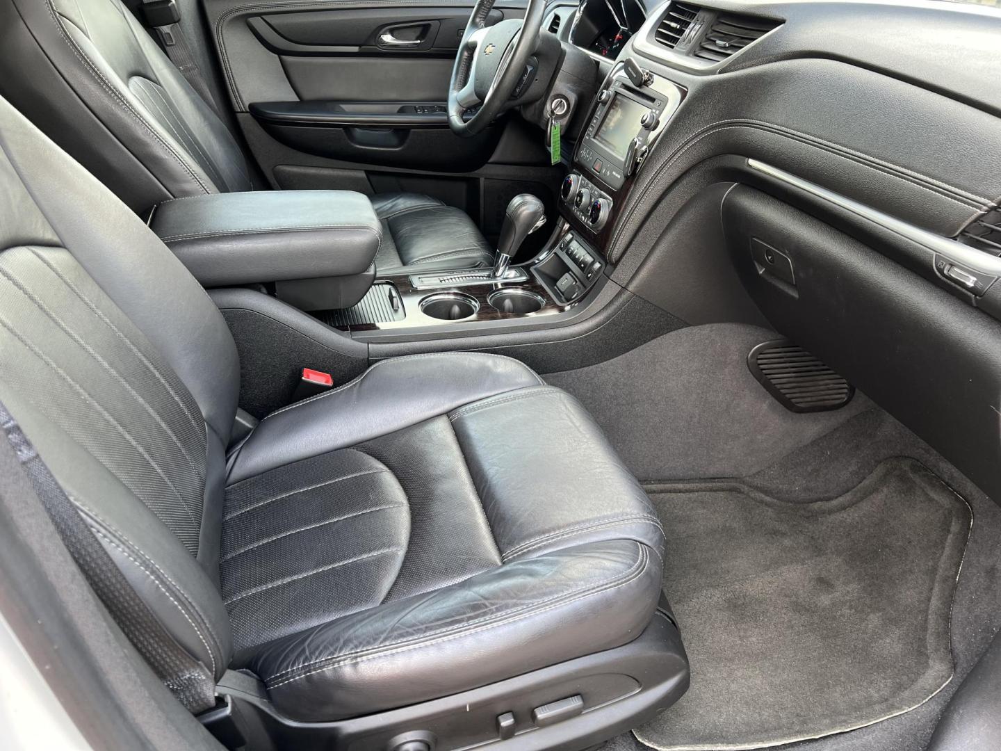 2015 White /Black Chevrolet Traverse LTZ (1GNKRJKD6FJ) with an 3.6L V6 DOHC 24V engine, 6-Speed Automatic transmission, located at 4520 Airline Hwy, Baton Rouge, LA, 70805, (225) 357-1497, 30.509325, -91.145432 - 2015 Chevrolet Traverse LTZ **ONE OWNER & NO ACCIDENTS** 3.6 V6 Gas, 119K Miles, Heated & Cooled Leather, Sunroof, Power Windows, Locks, Mirrors & Lift Gate, 7 Passenger Seating, A/C & Heat, Rear Camera, Towing Package. FOR INFORMATION, PLEASE CONTACT JEFF AT 225-413-0981 CHECK OUT OUR A+ RATING WIT - Photo#9