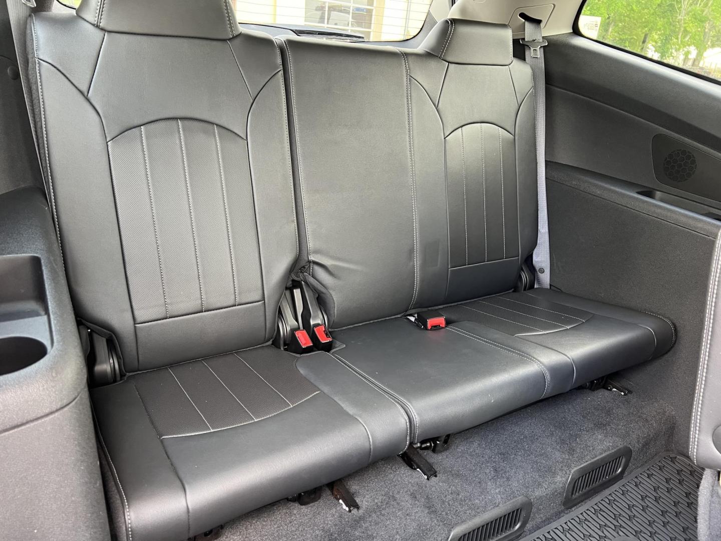 2015 White /Black Chevrolet Traverse LTZ (1GNKRJKD6FJ) with an 3.6L V6 DOHC 24V engine, 6-Speed Automatic transmission, located at 4520 Airline Hwy, Baton Rouge, LA, 70805, (225) 357-1497, 30.509325, -91.145432 - 2015 Chevrolet Traverse LTZ **ONE OWNER & NO ACCIDENTS** 3.6 V6 Gas, 119K Miles, Heated & Cooled Leather, Sunroof, Power Windows, Locks, Mirrors & Lift Gate, 7 Passenger Seating, A/C & Heat, Rear Camera, Towing Package. FOR INFORMATION, PLEASE CONTACT JEFF AT 225-413-0981 CHECK OUT OUR A+ RATING WIT - Photo#12