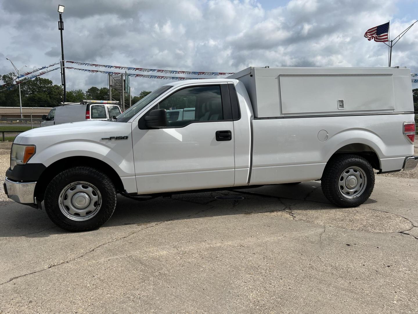 2014 White /Gray Ford F-150 XL (1FTMF1CM5EK) with an 3.7L V6 DOHC 24V engine, 6-Speed Automatic transmission, located at 4520 Airline Hwy, Baton Rouge, LA, 70805, (225) 357-1497, 30.509325, -91.145432 - 2014 Ford F-150 XL 3.7 V6 Gas, 200K Miles, A/C & Heat, New Tires, Towing Package, Knapheide Work Shell. FOR INFORMATION, PLEASE CONTACT JEFF AT 225-413-0981 CHECK OUT OUR A+ RATING WITH THE BETTER BUSINESS BUREAU WE HAVE BEEN A FAMILY OWNED AND OPERATED BUSINESS AT THE SAME LOCATION FOR OVER 45 YEAR - Photo#1