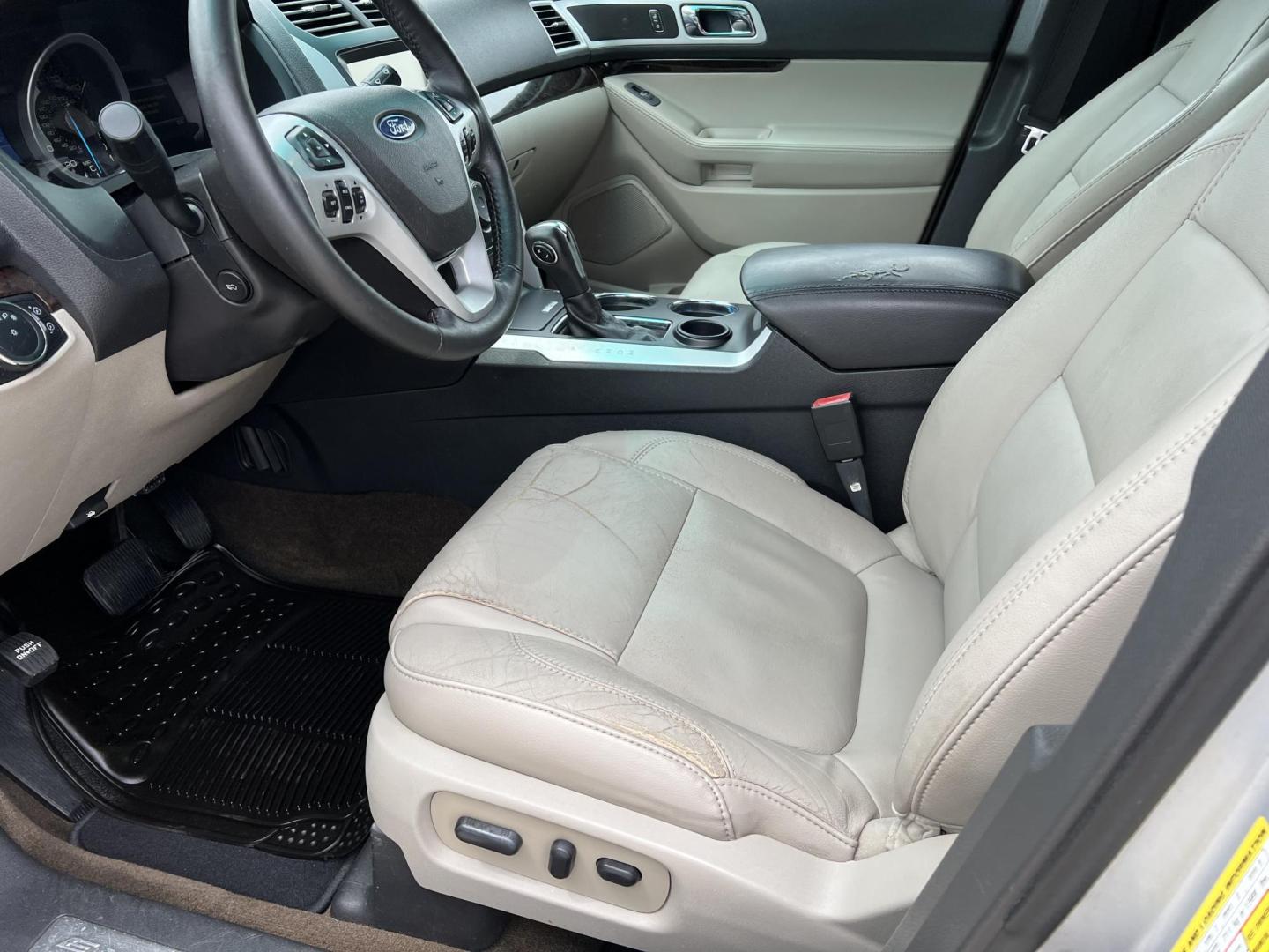 2013 Silver /Gray Ford Explorer Limited (1FM5K7F89DG) with an 3.5L V6 DOHC 24V engine, 6-Speed Automatic transmission, located at 4520 Airline Hwy, Baton Rouge, LA, 70805, (225) 357-1497, 30.509325, -91.145432 - 2013 Ford Explorer Limited **NO ACCIDENTS** 3.5 V6 Gas, 158K Miles, Leather, Power Windows, Locks & Mirrors, 7 Passenger Seating, Dual A/C & Heat, Rear Camera. Does Have A Minor Dent In The Door. FOR INFORMATION, PLEASE CONTACT JEFF AT 225-413-0981 CHECK OUT OUR A+ RATING WITH THE BETTER BUSINESS - Photo#8